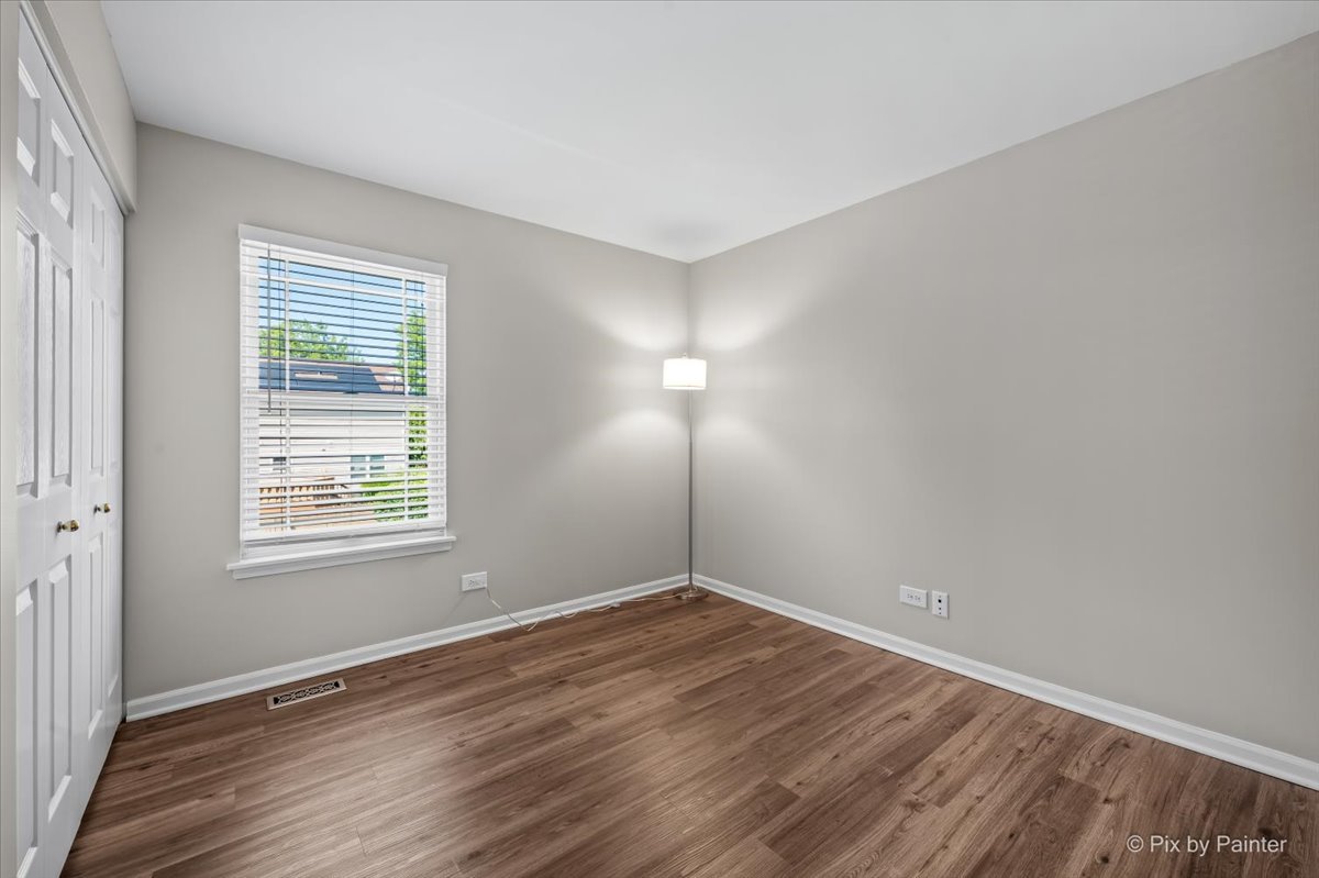 1288 Crystal Shore Drive, Carol Stream, IL 60188