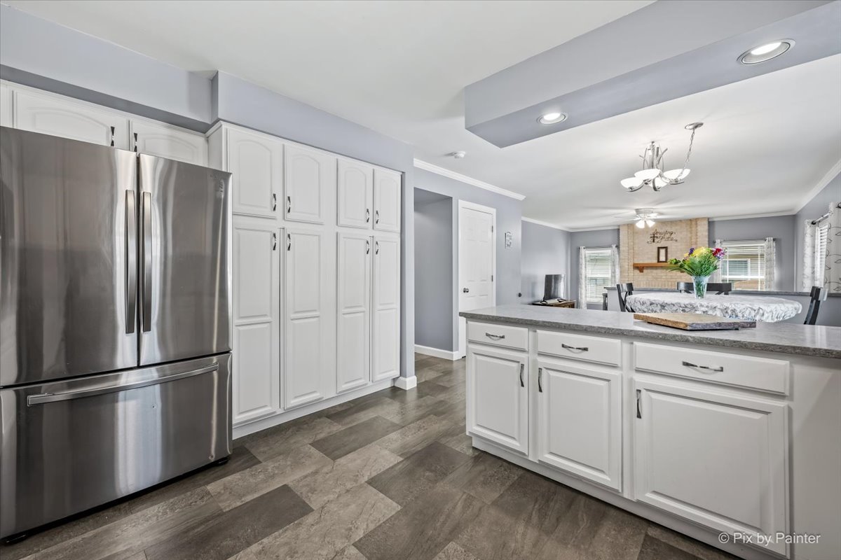 1288 Crystal Shore Drive, Carol Stream, IL 60188