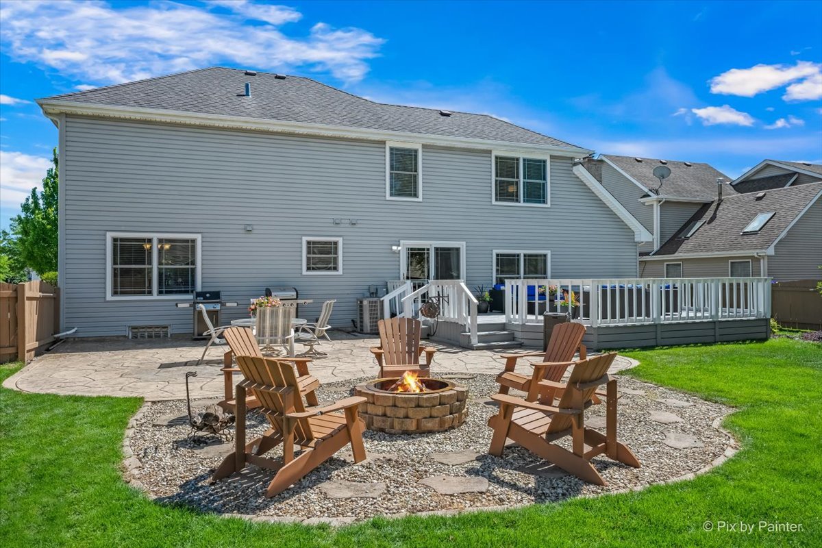 1288 Crystal Shore Drive, Carol Stream, IL 60188