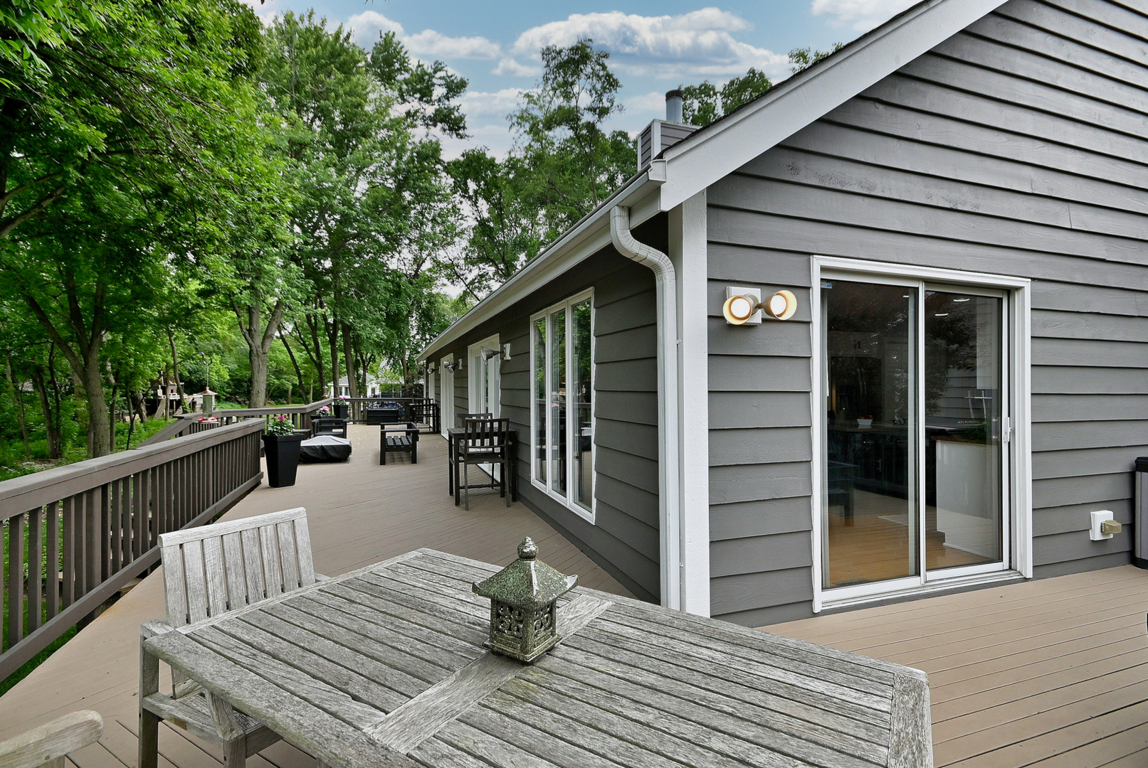 2S025 Twin Oaks Drive, Wheaton, IL 60189