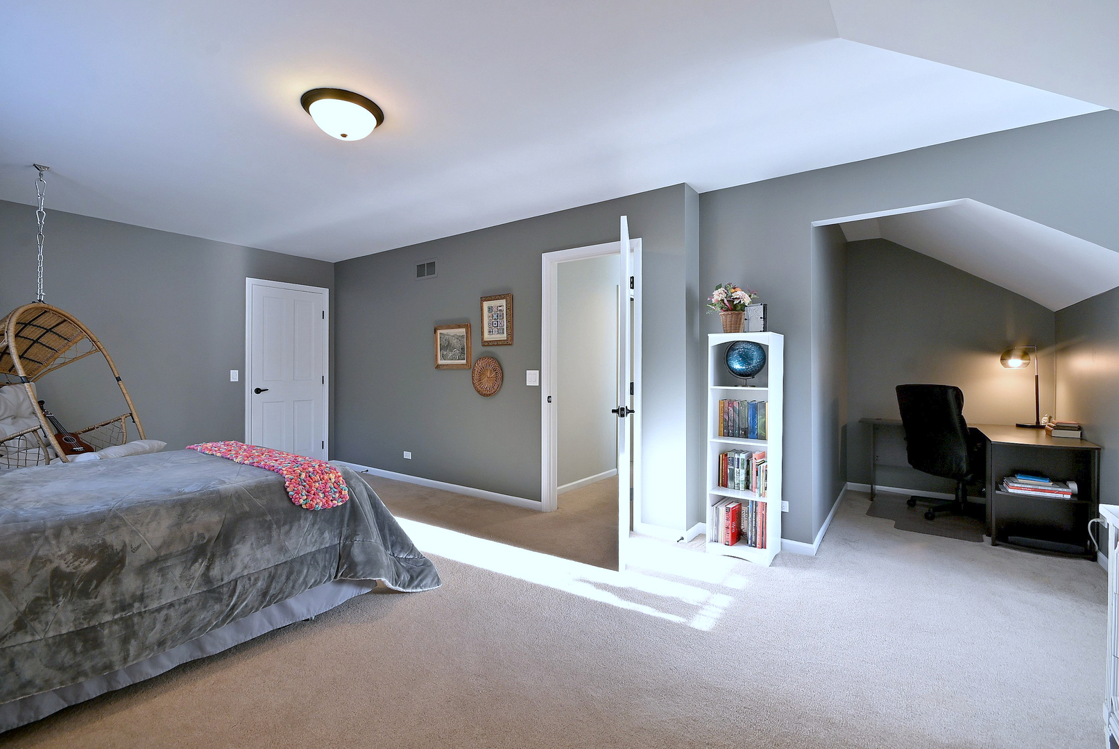 2S025 Twin Oaks Drive, Wheaton, IL 60189