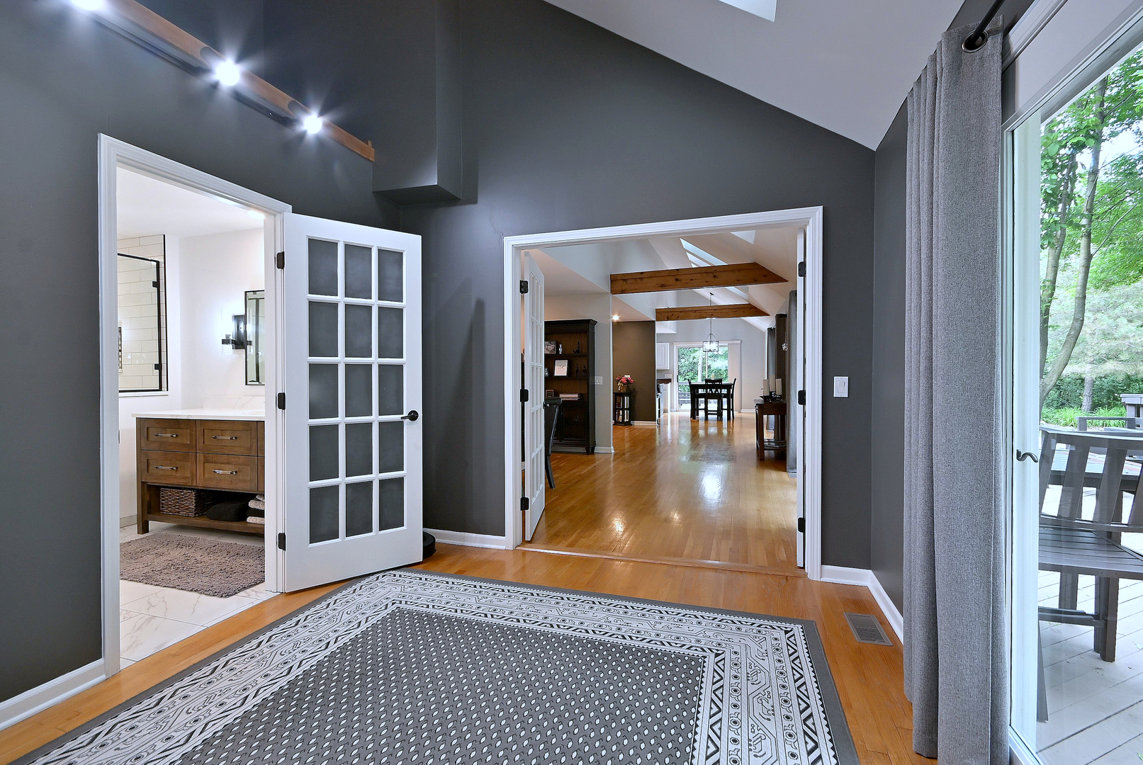 2S025 Twin Oaks Drive, Wheaton, IL 60189