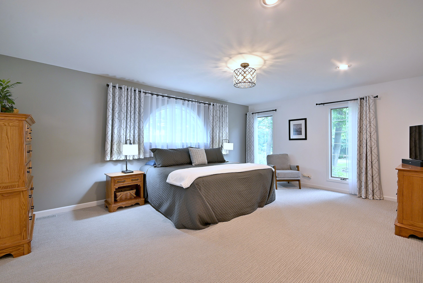 2S025 Twin Oaks Drive, Wheaton, IL 60189