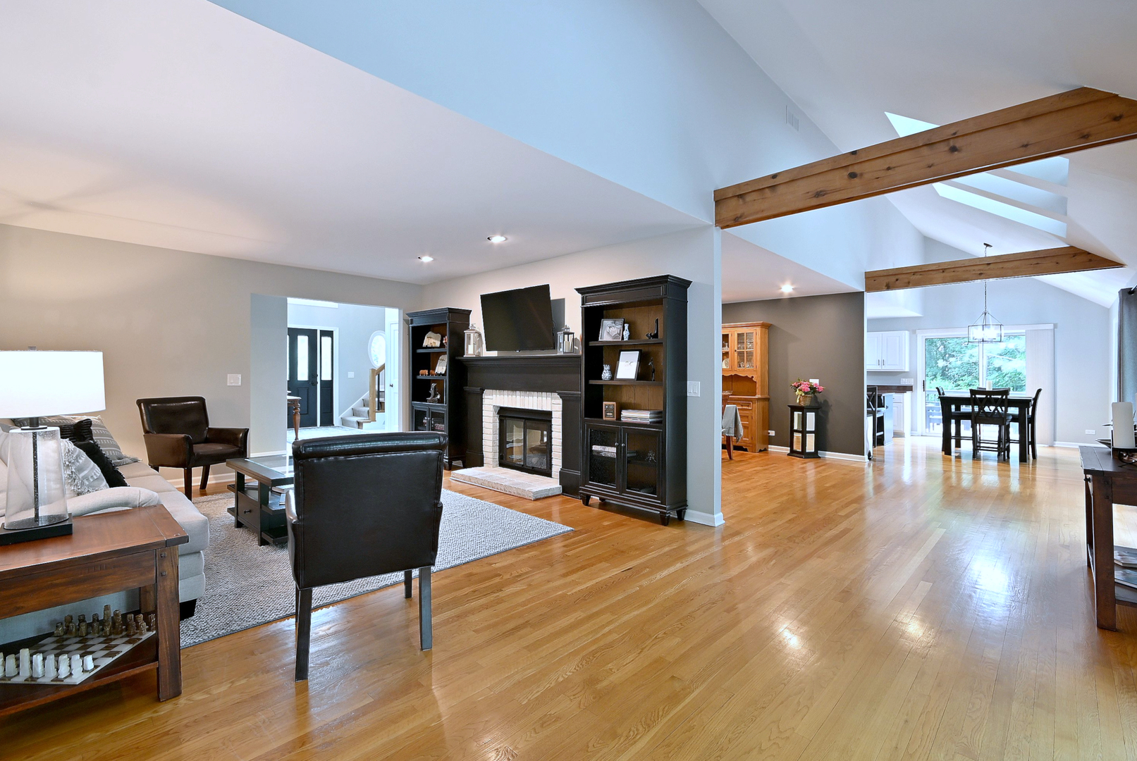 2S025 Twin Oaks Drive, Wheaton, IL 60189