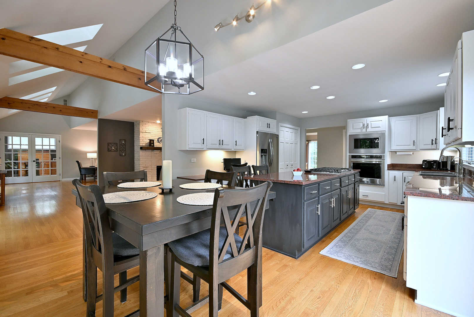 2S025 Twin Oaks Drive, Wheaton, IL 60189