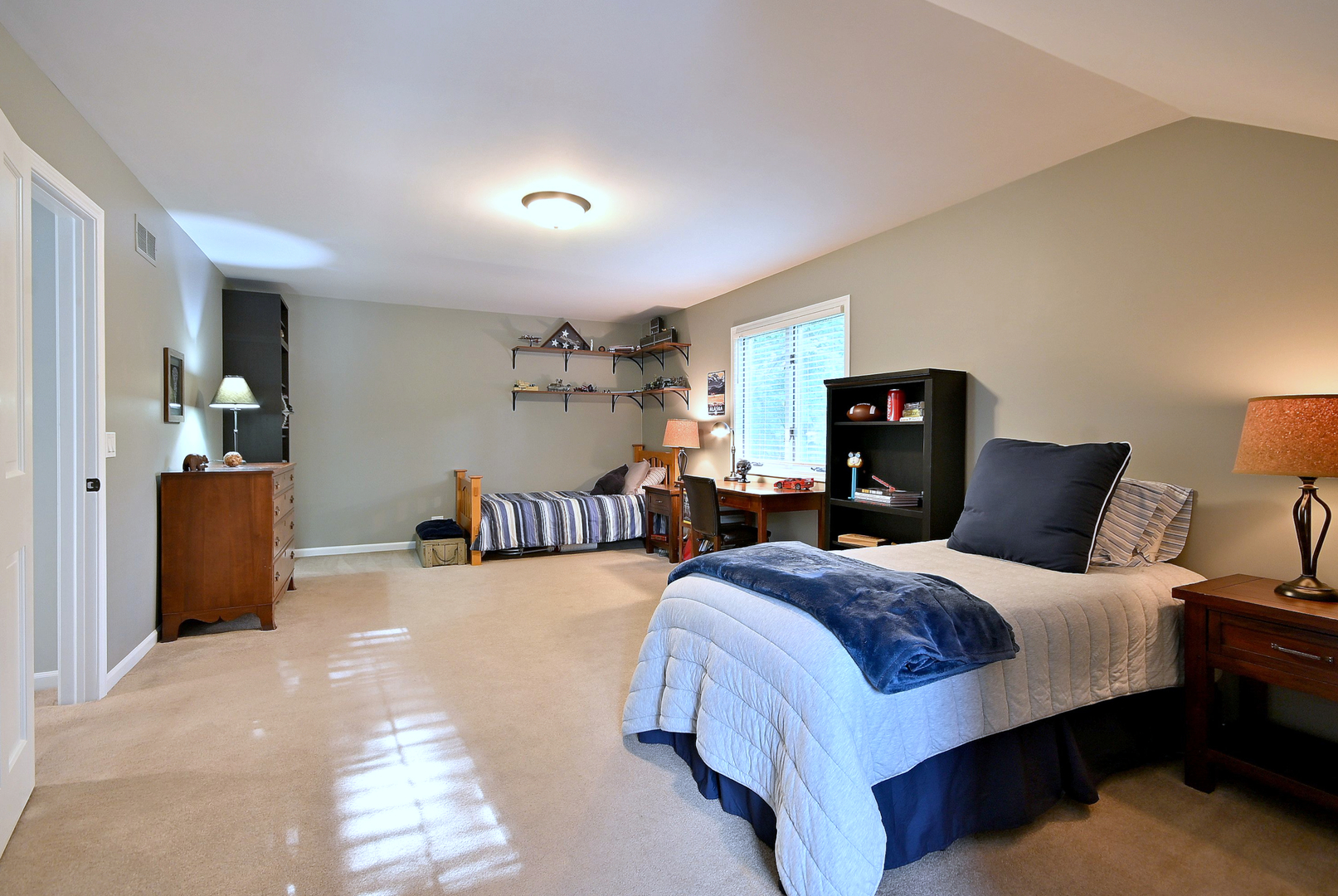 2S025 Twin Oaks Drive, Wheaton, IL 60189