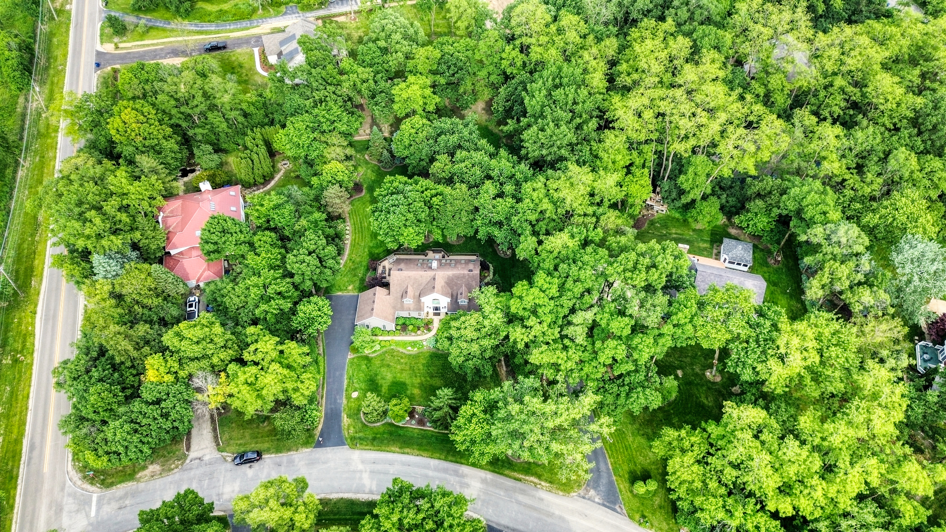 2S025 Twin Oaks Drive, Wheaton, IL 60189