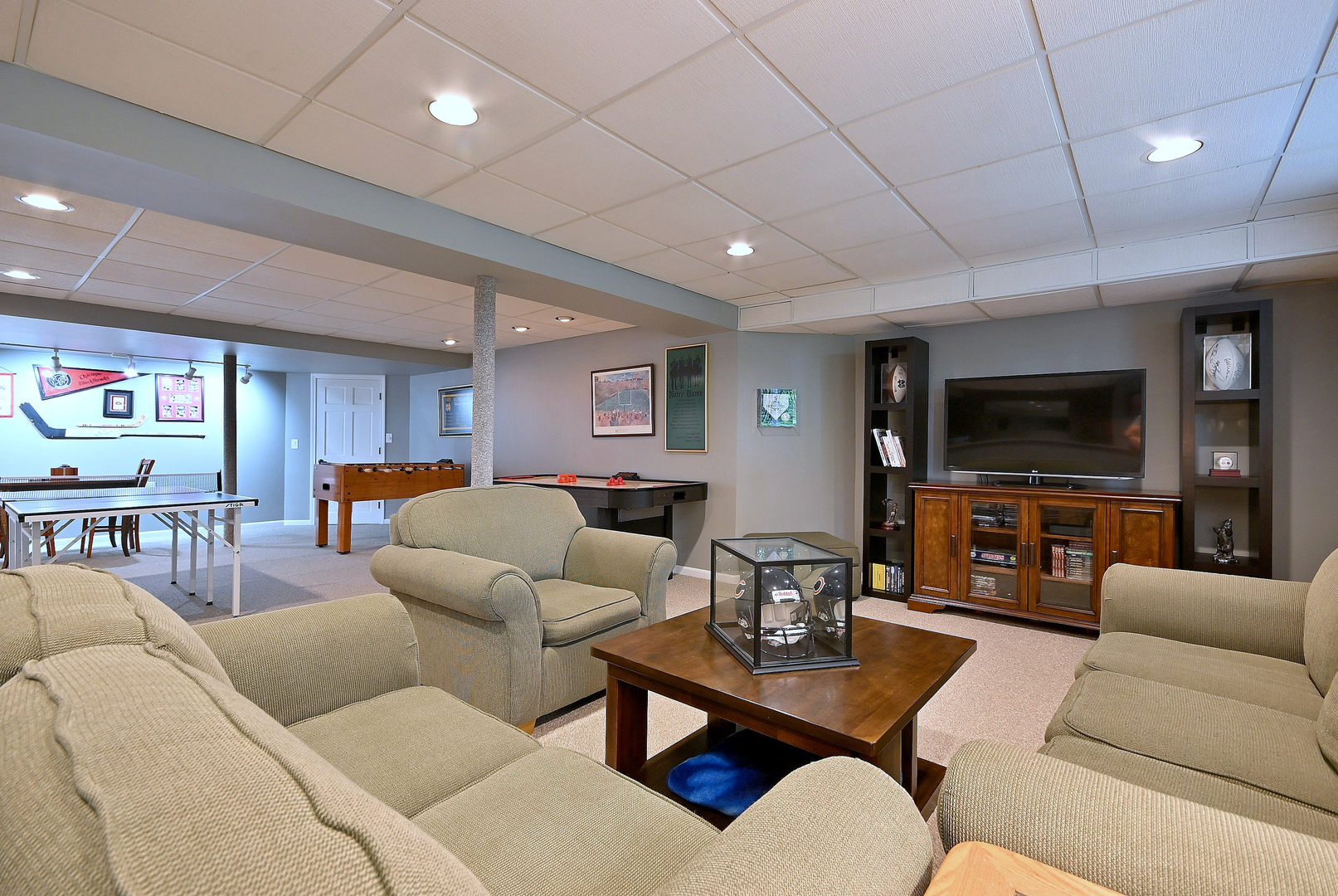 2S025 Twin Oaks Drive, Wheaton, IL 60189