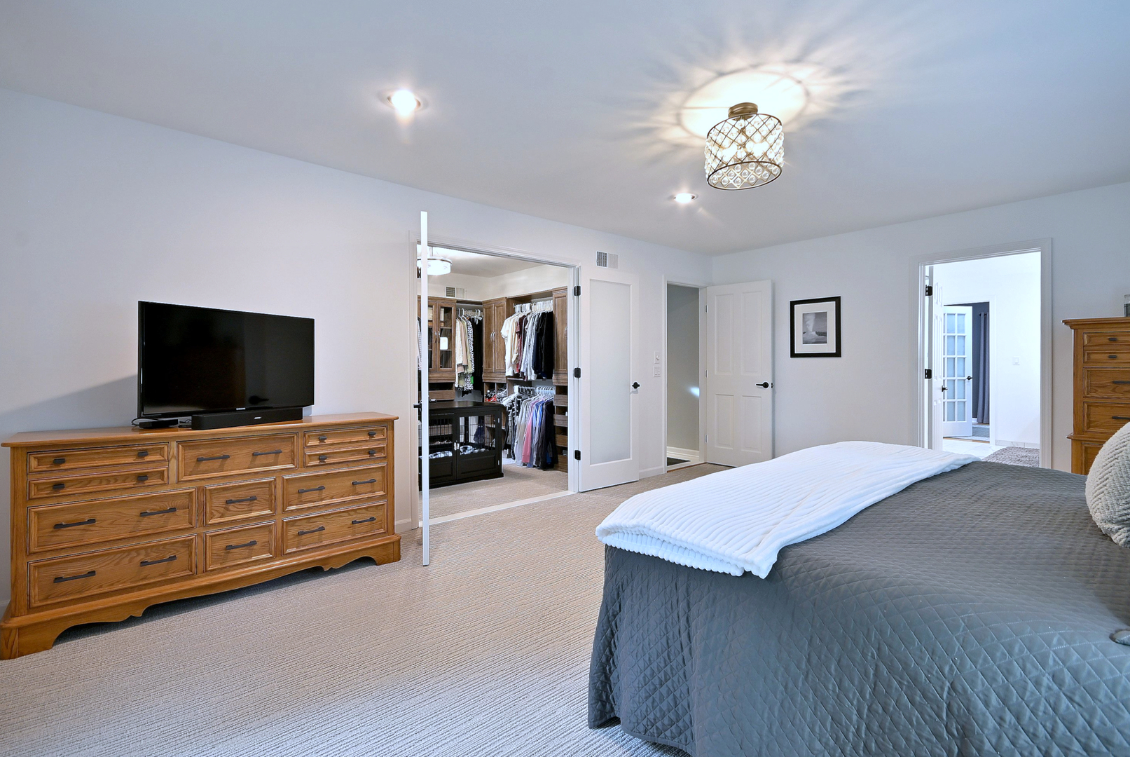 2S025 Twin Oaks Drive, Wheaton, IL 60189
