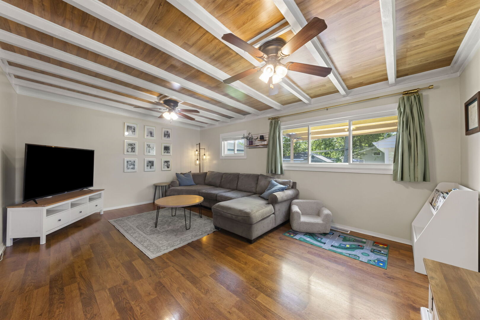 743 W Vermont Street, Villa Park, IL 60181