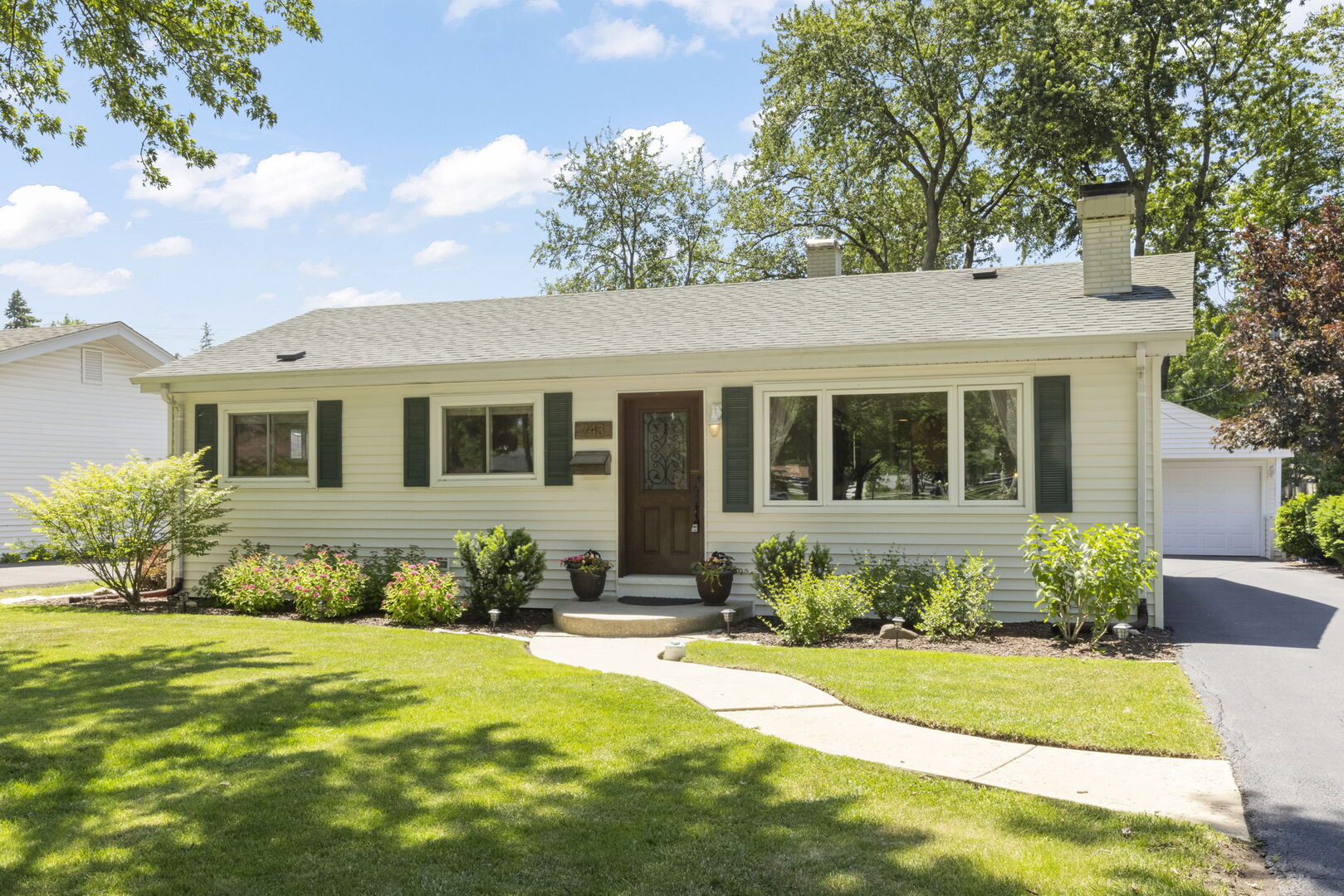 743 W Vermont Street, Villa Park, IL 60181