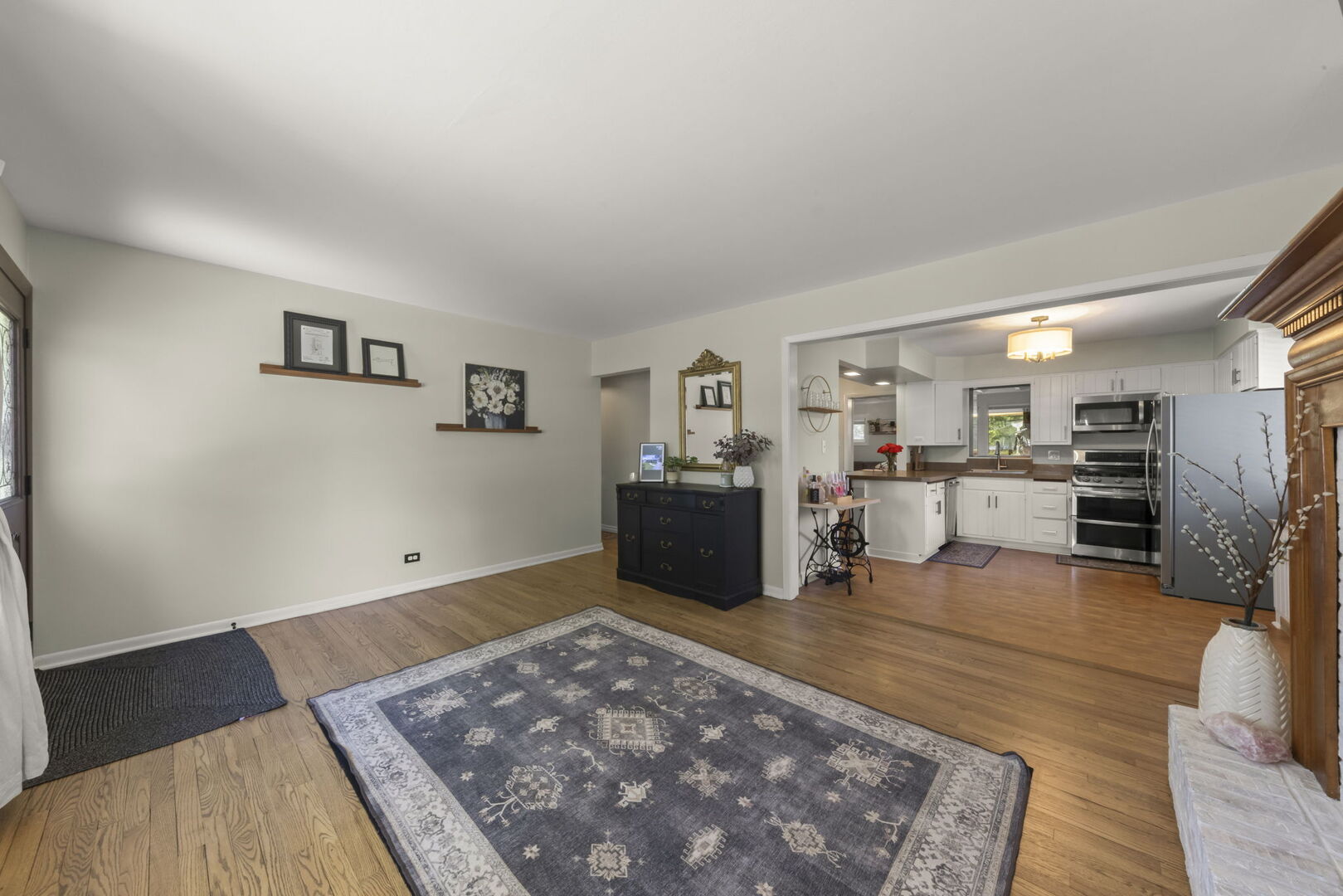 743 W Vermont Street, Villa Park, IL 60181