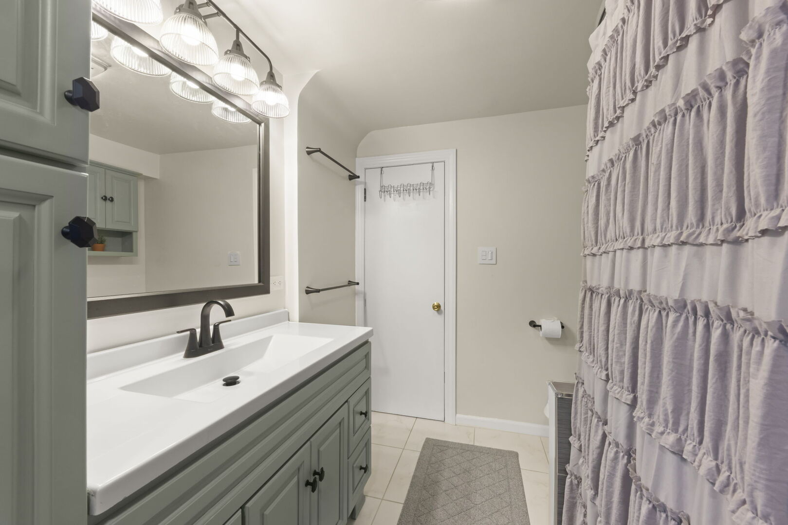743 W Vermont Street, Villa Park, IL 60181