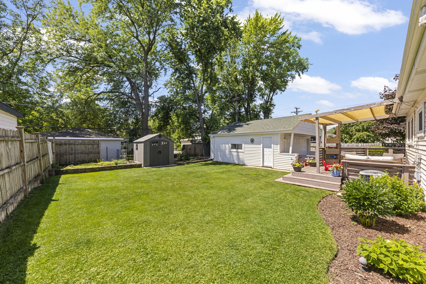 743 W Vermont Street, Villa Park, IL 60181