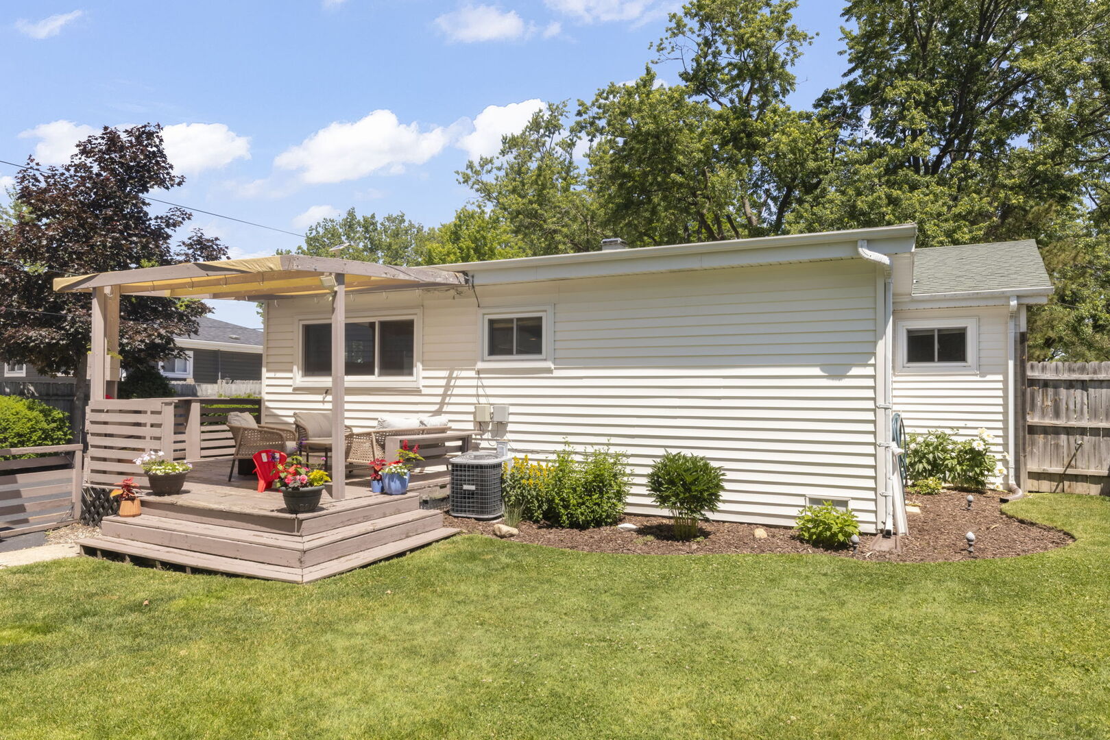 743 W Vermont Street, Villa Park, IL 60181