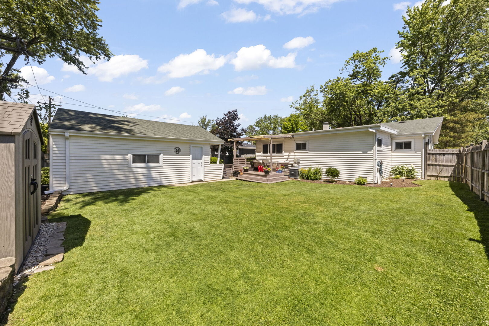 743 W Vermont Street, Villa Park, IL 60181