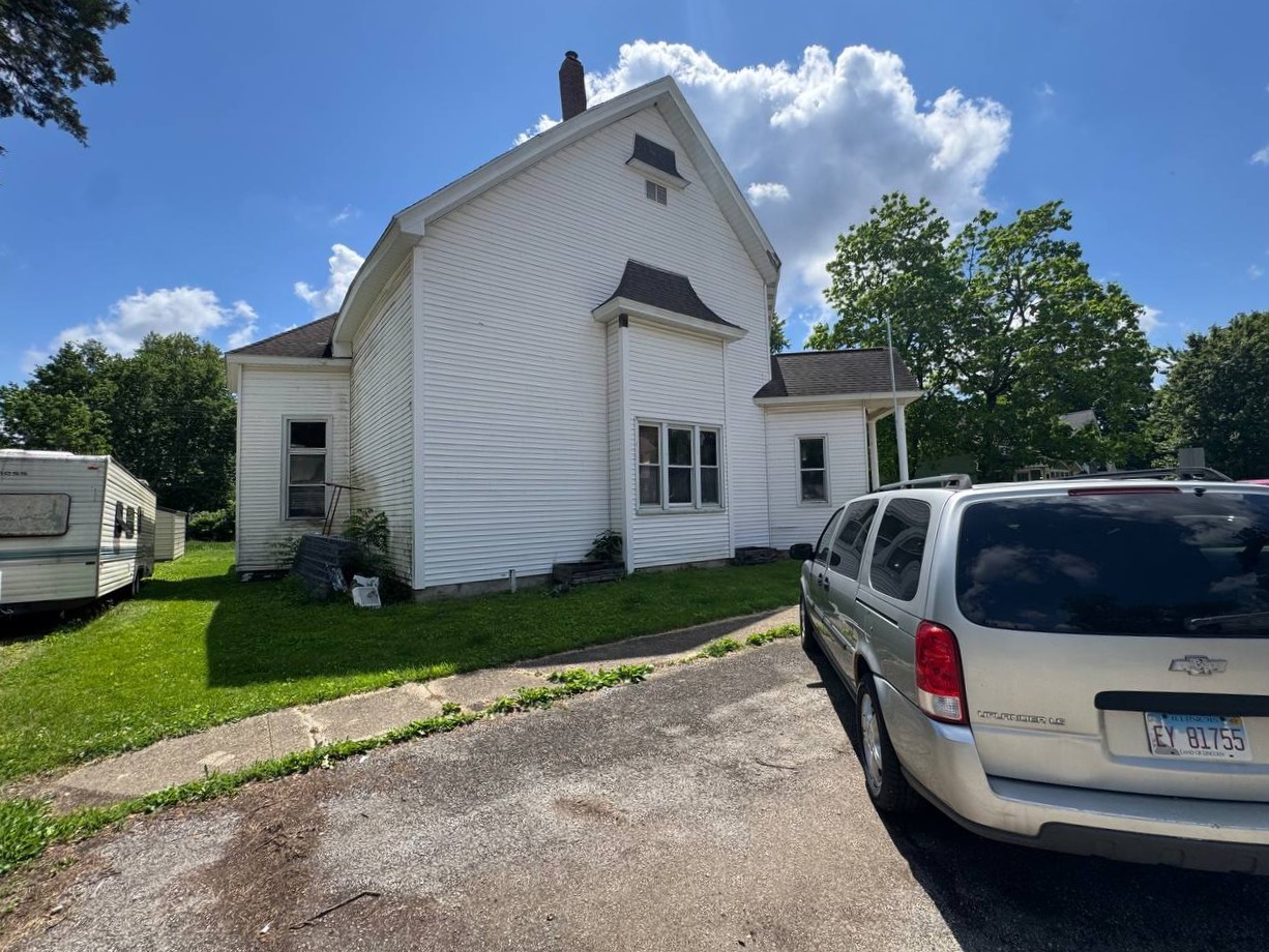 310 N MINIER Avenue, Minier, IL 61759