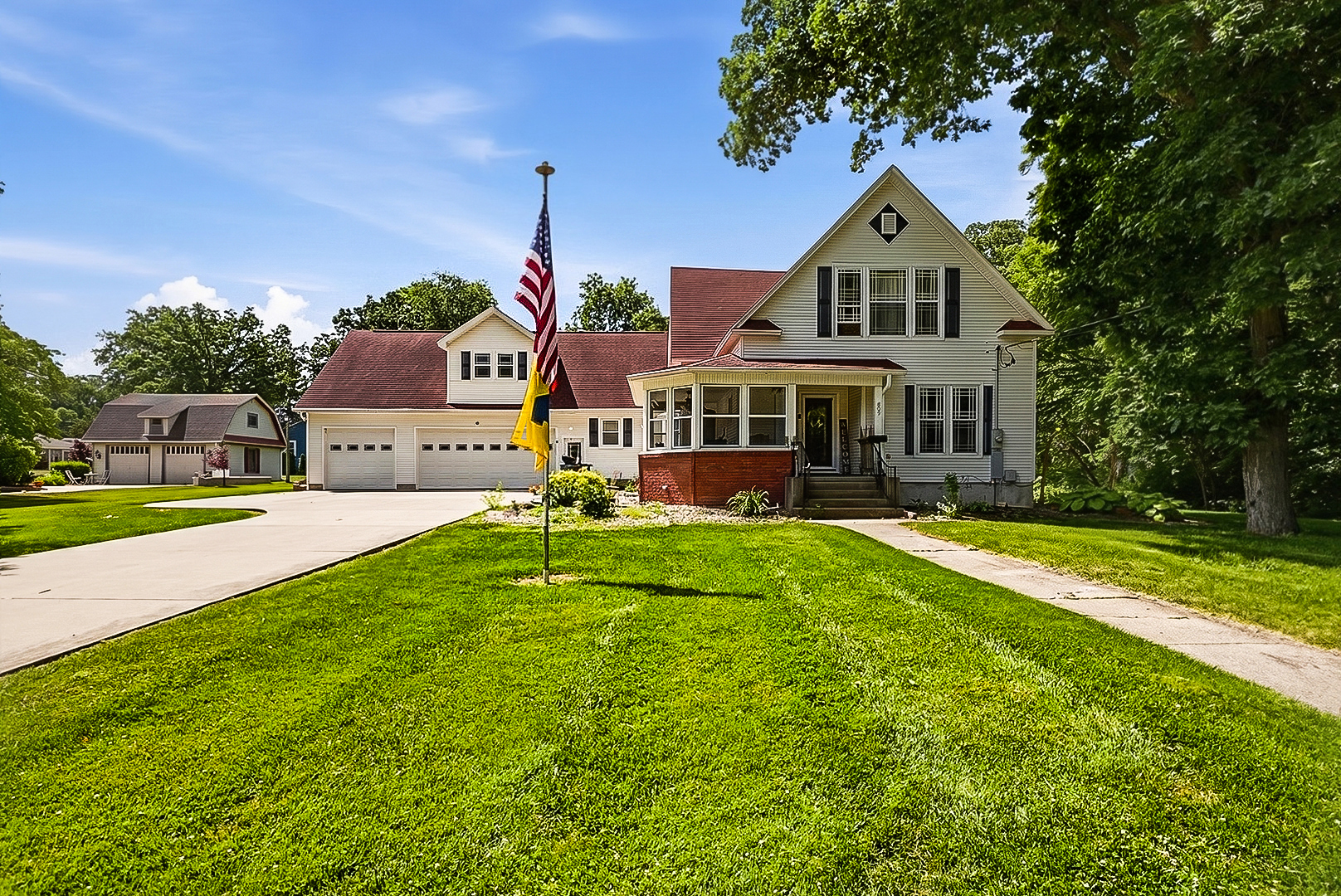 809 E Center Street, Ottawa, IL 61350