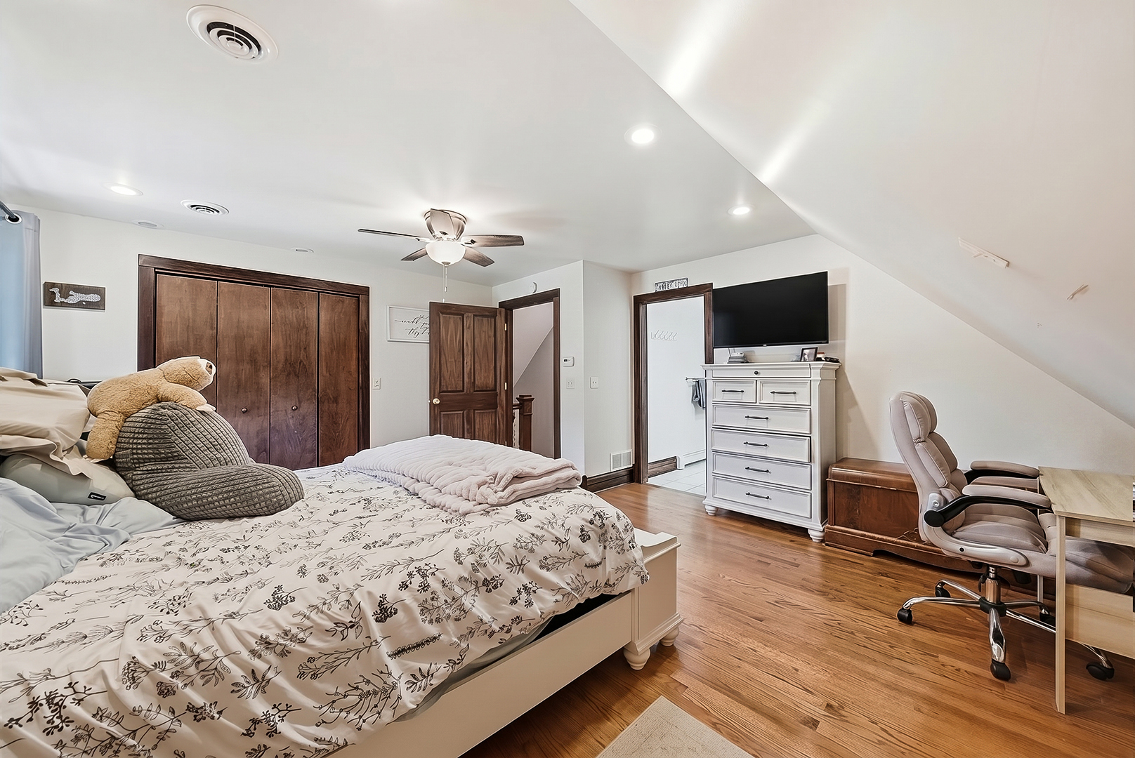 809 E Center Street, Ottawa, IL 61350