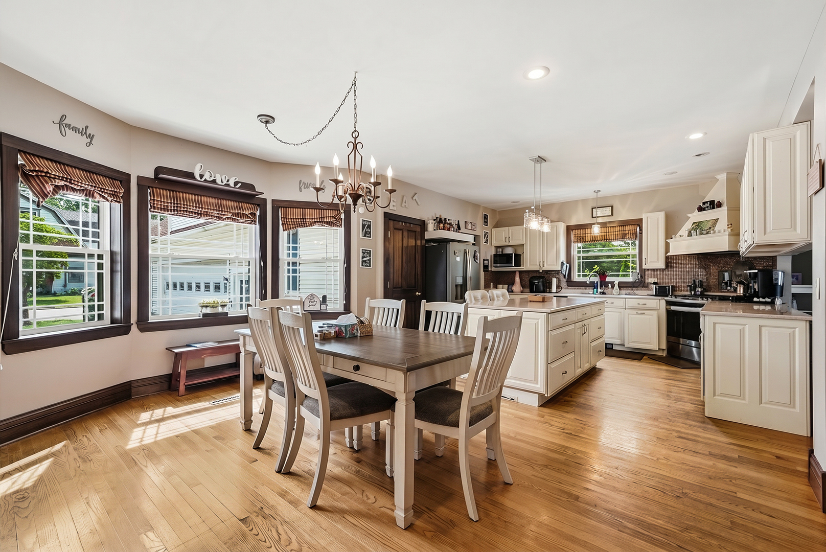 809 E Center Street, Ottawa, IL 61350