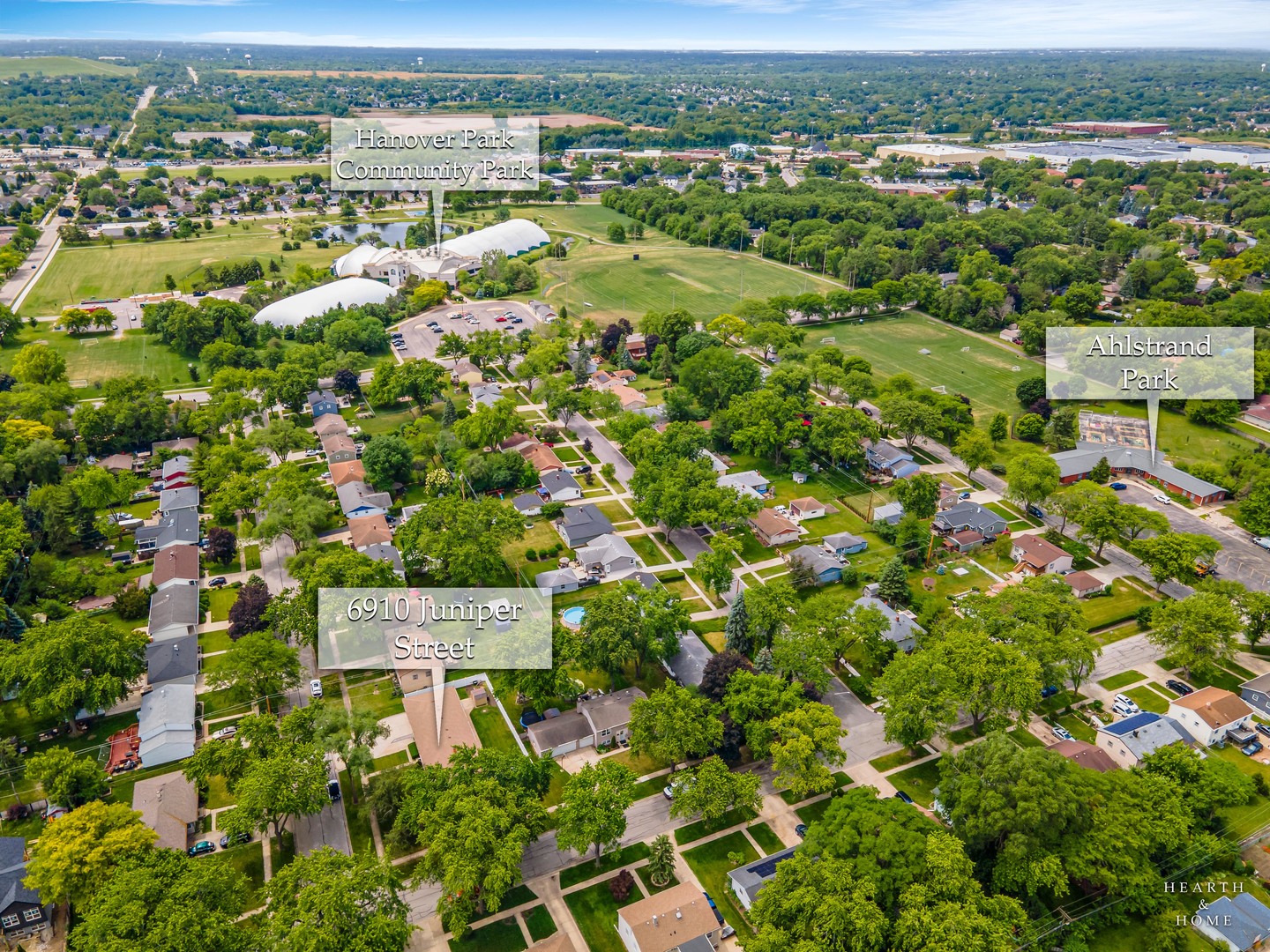 6910 Juniper Street, Hanover Park, IL 60133
