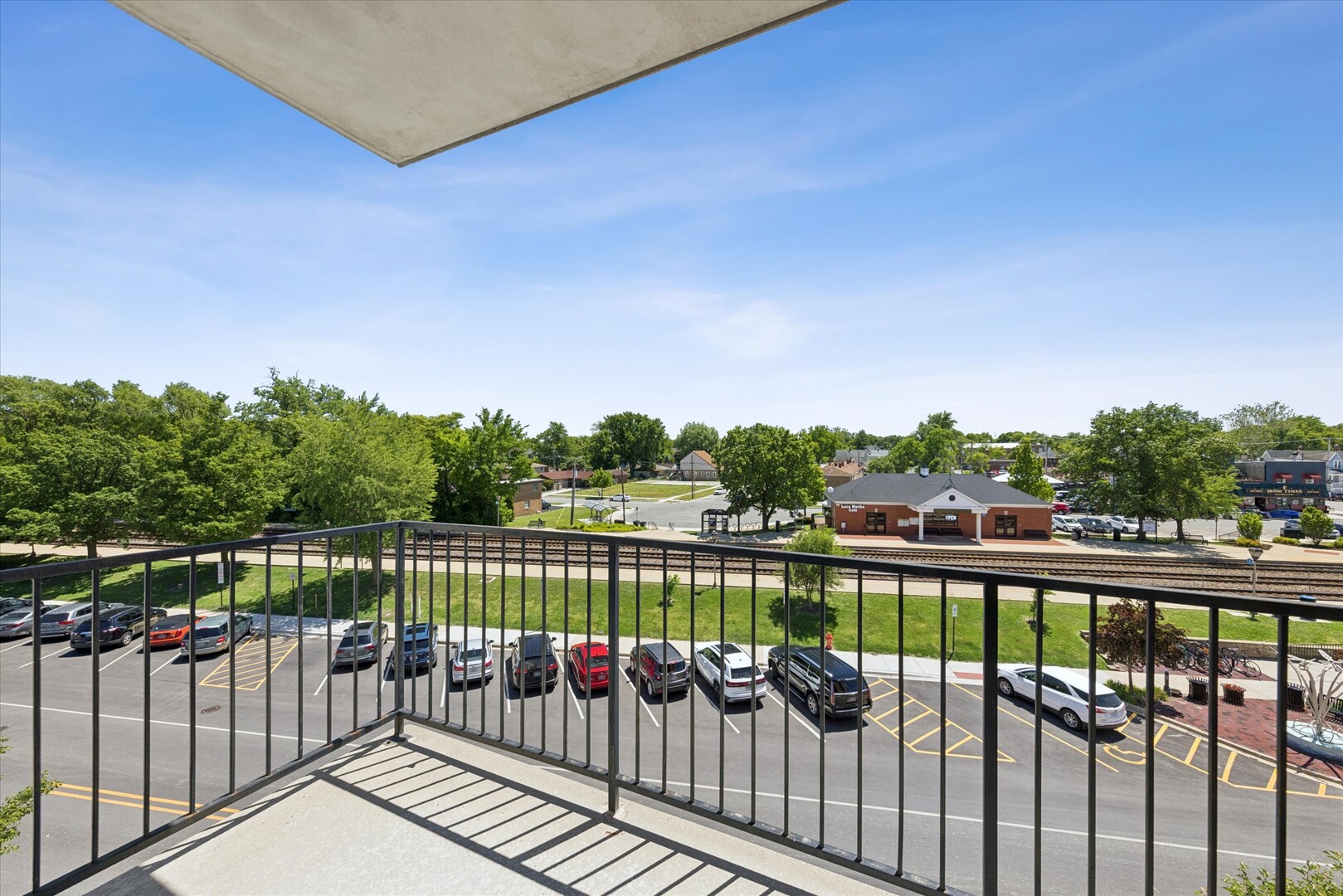 8822 BROOKFIELD Avenue #405, Brookfield, IL 60513