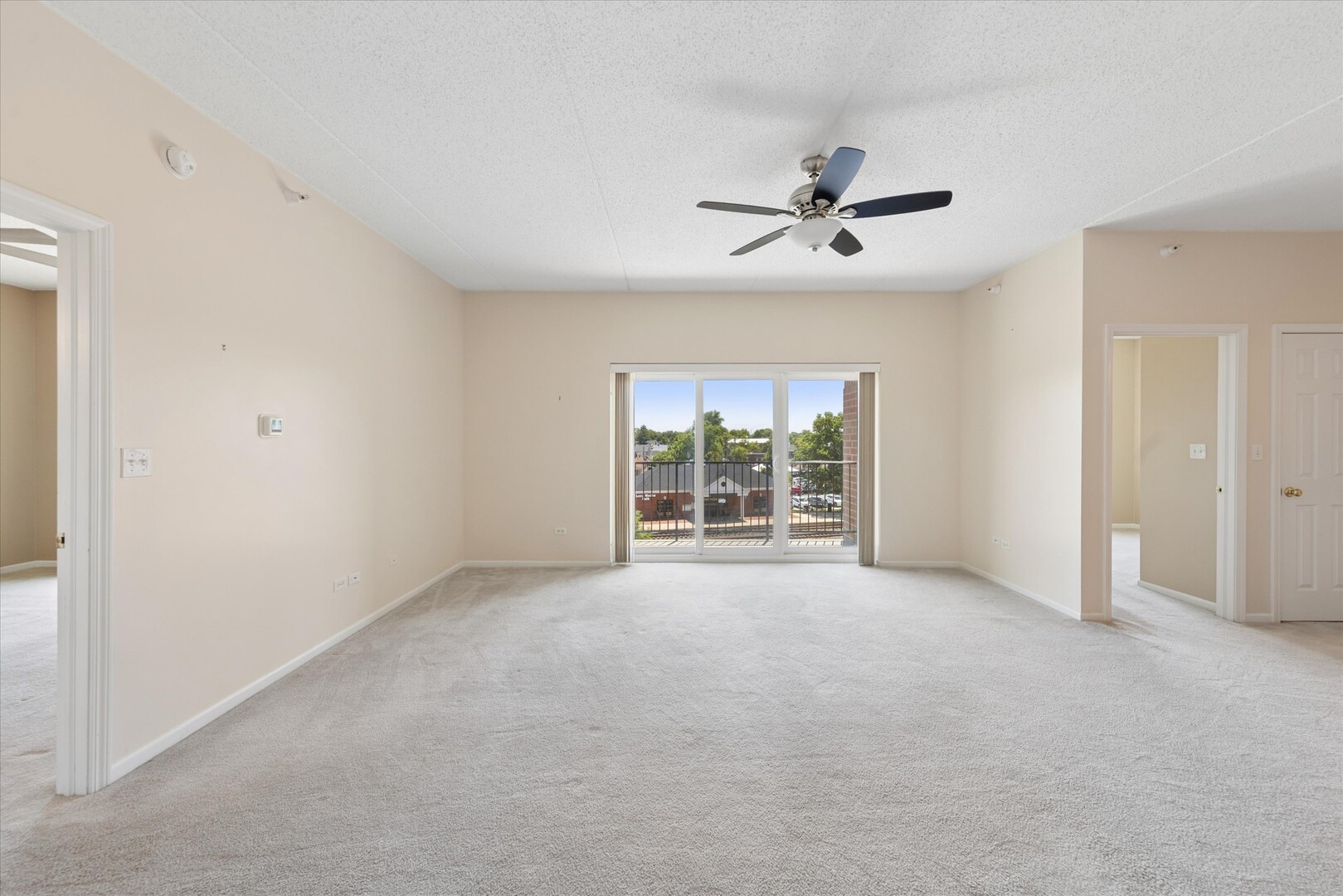 8822 BROOKFIELD Avenue #405, Brookfield, IL 60513