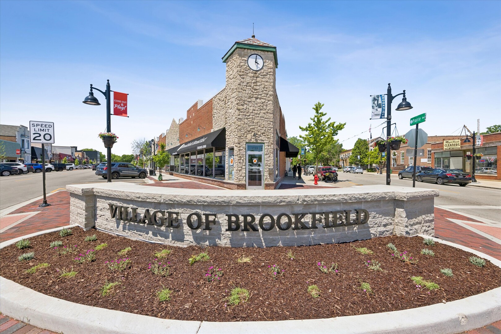 8822 BROOKFIELD Avenue #405, Brookfield, IL 60513
