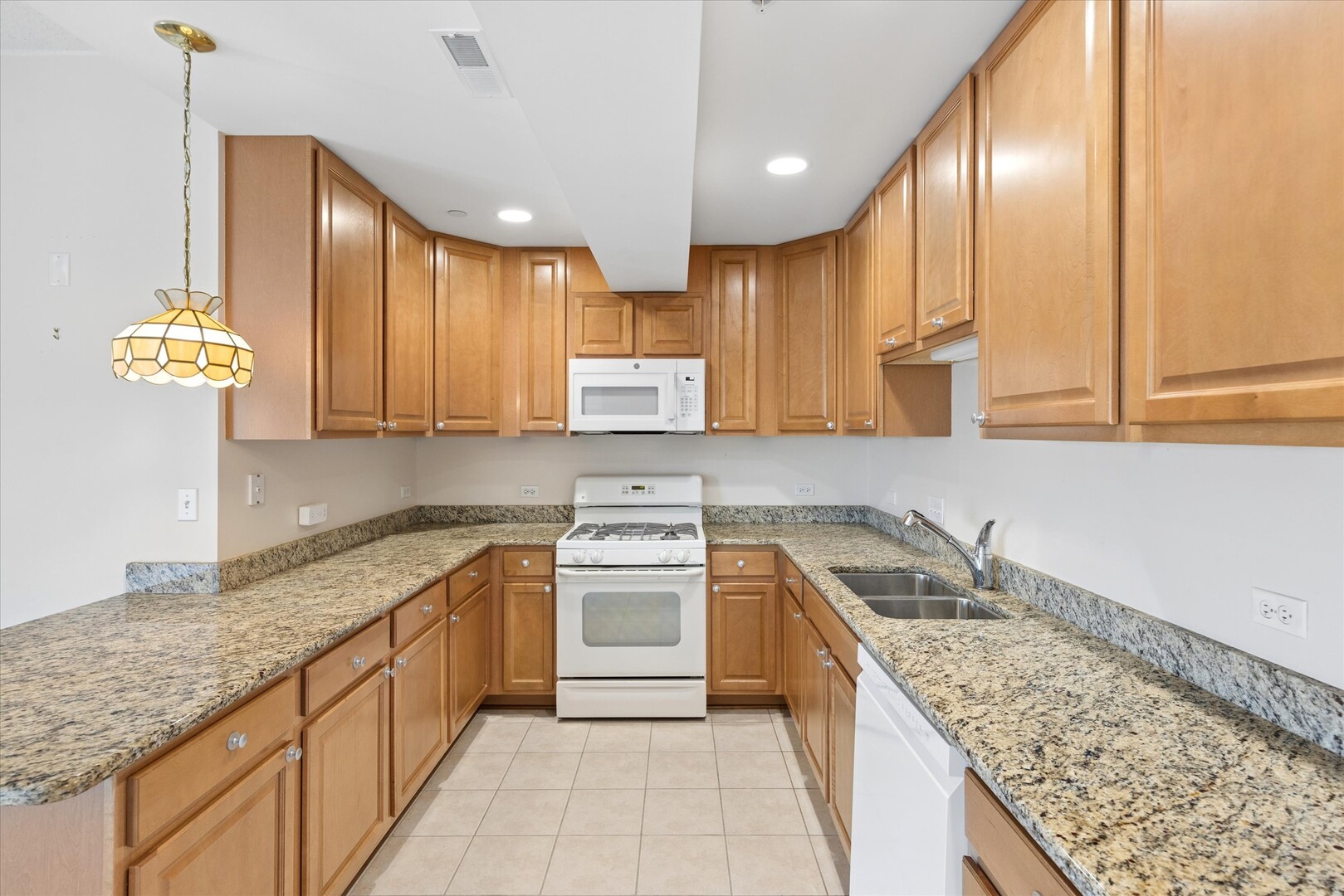 8822 BROOKFIELD Avenue #405, Brookfield, IL 60513