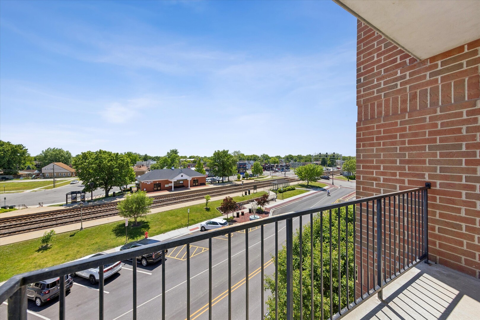 8822 BROOKFIELD Avenue #405, Brookfield, IL 60513