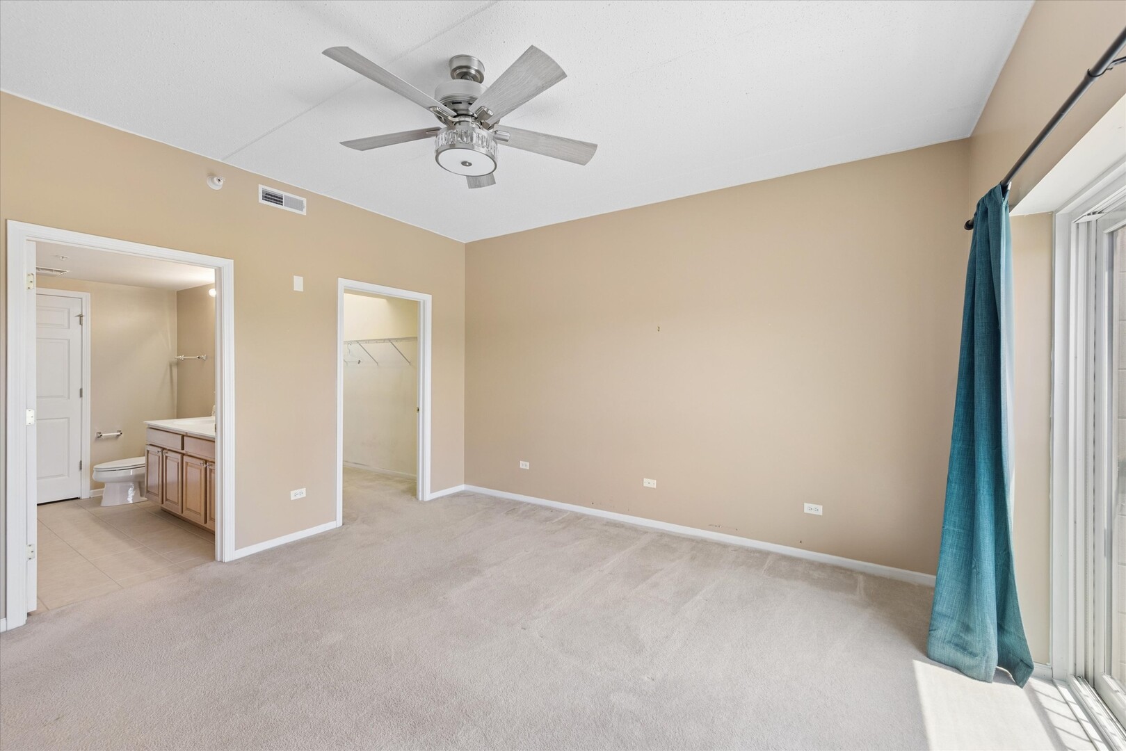 8822 BROOKFIELD Avenue #405, Brookfield, IL 60513