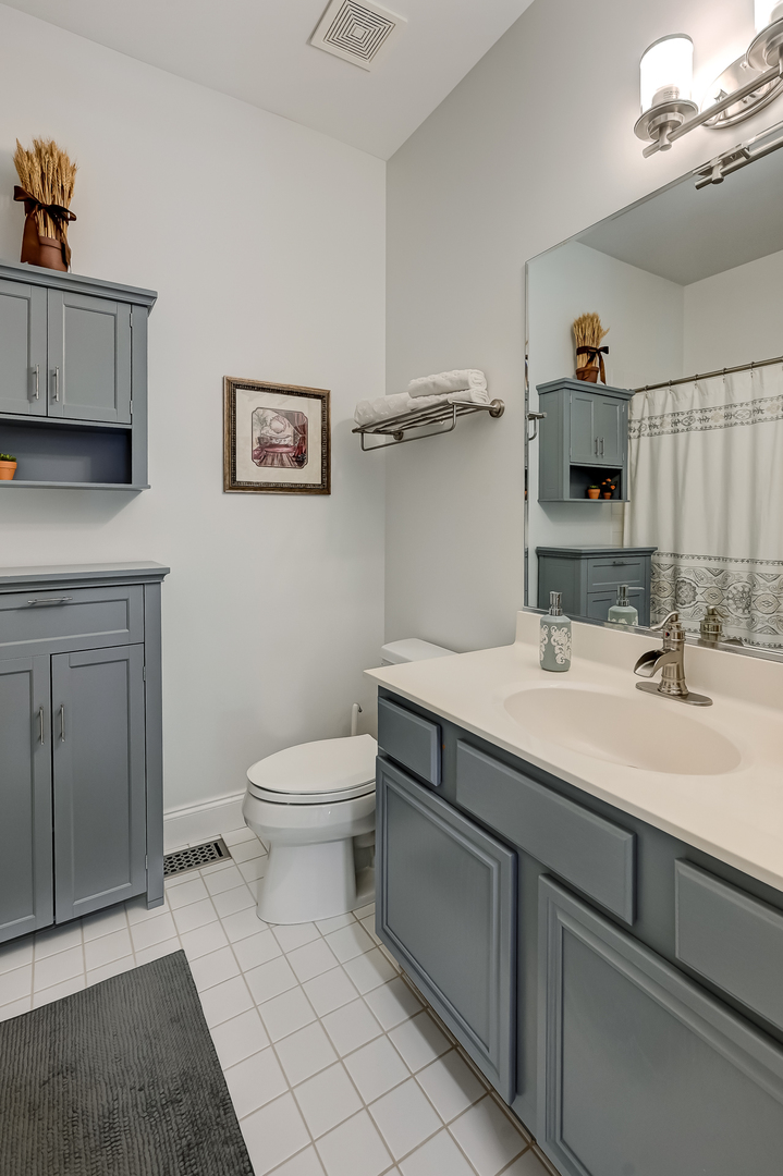 4256 Stableford Lane, Naperville, IL 60564