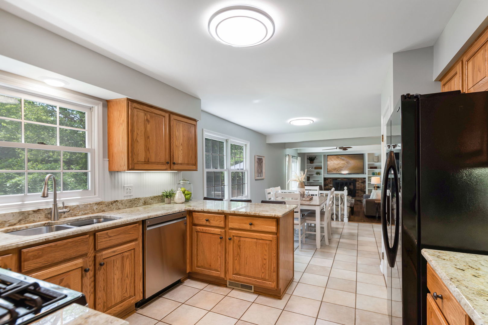 716 S Dymond Road, Libertyville, IL 60048