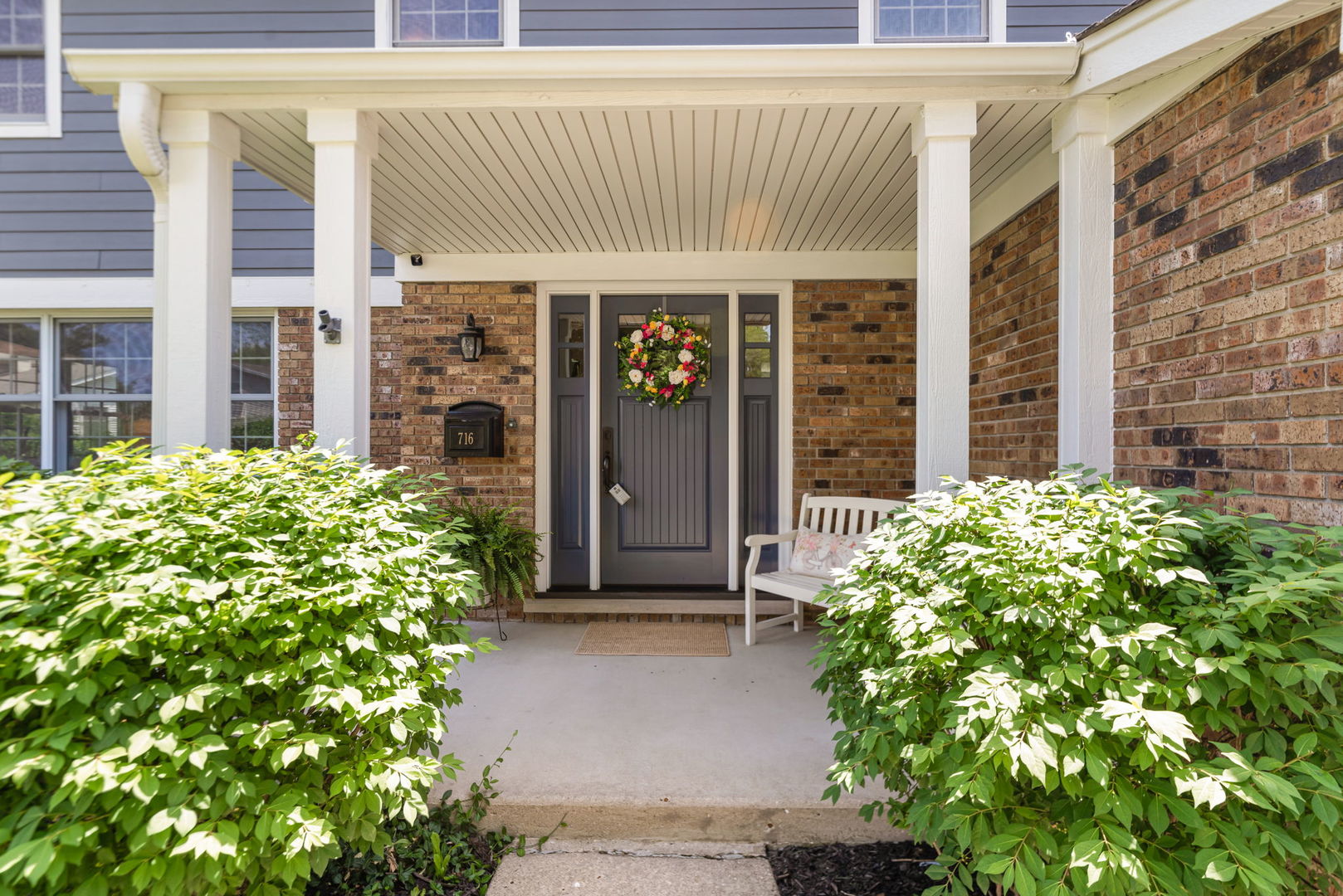 716 S Dymond Road, Libertyville, IL 60048
