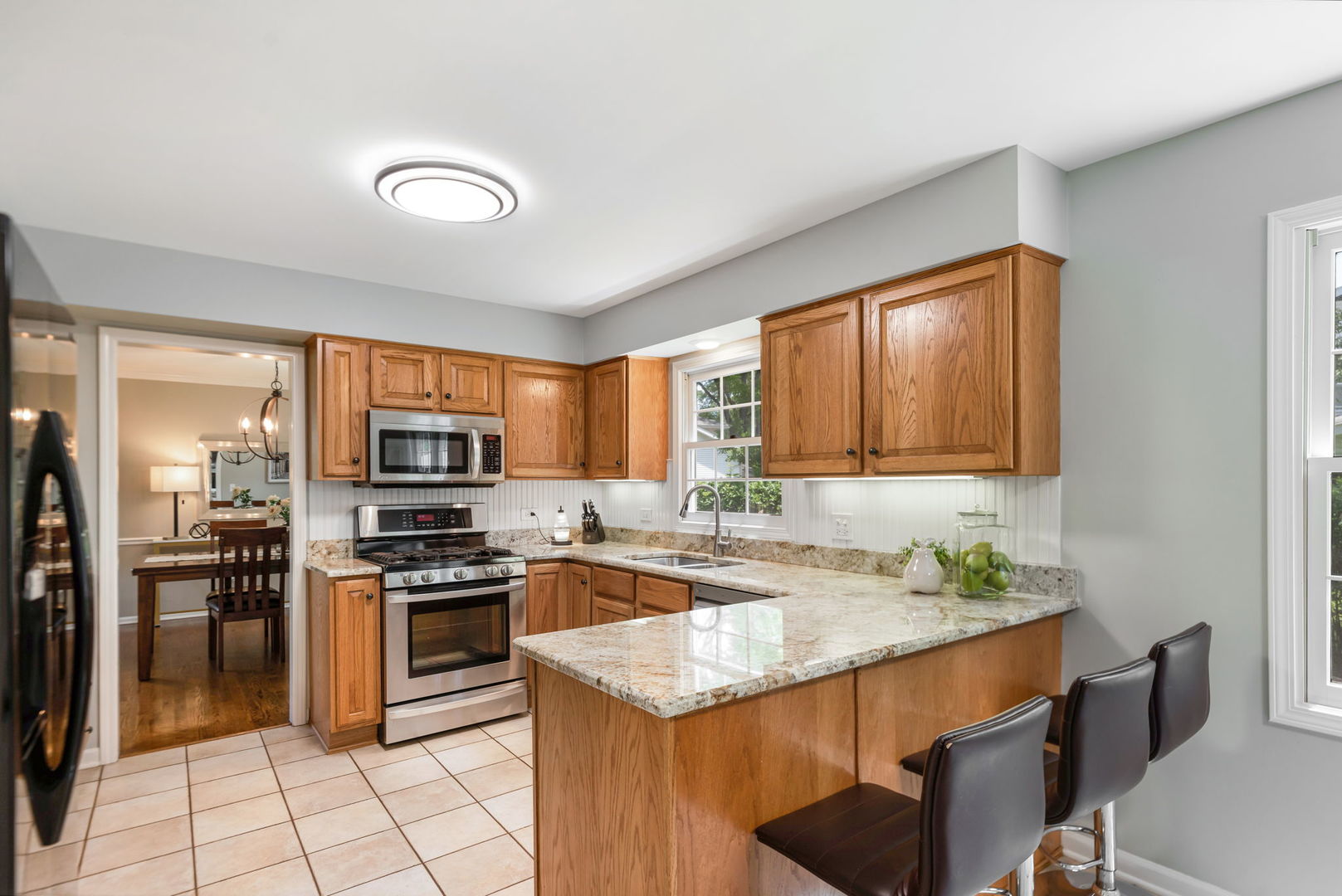 716 S Dymond Road, Libertyville, IL 60048