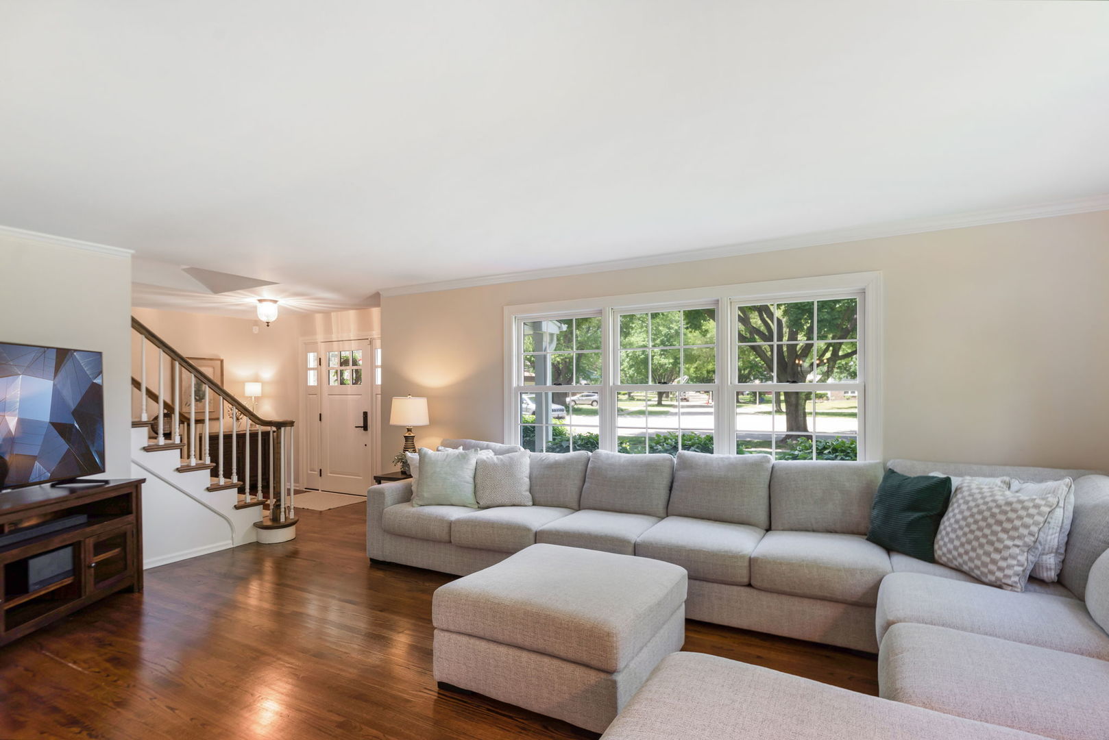 716 S Dymond Road, Libertyville, IL 60048