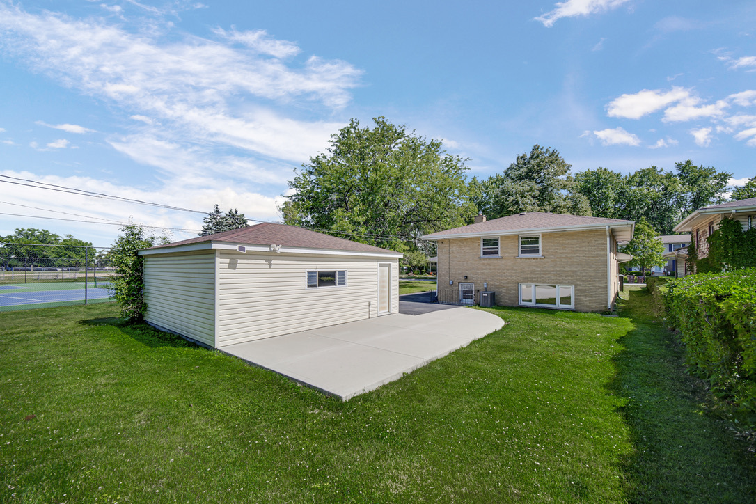 1112 Hickory Road, Homewood, IL 60430