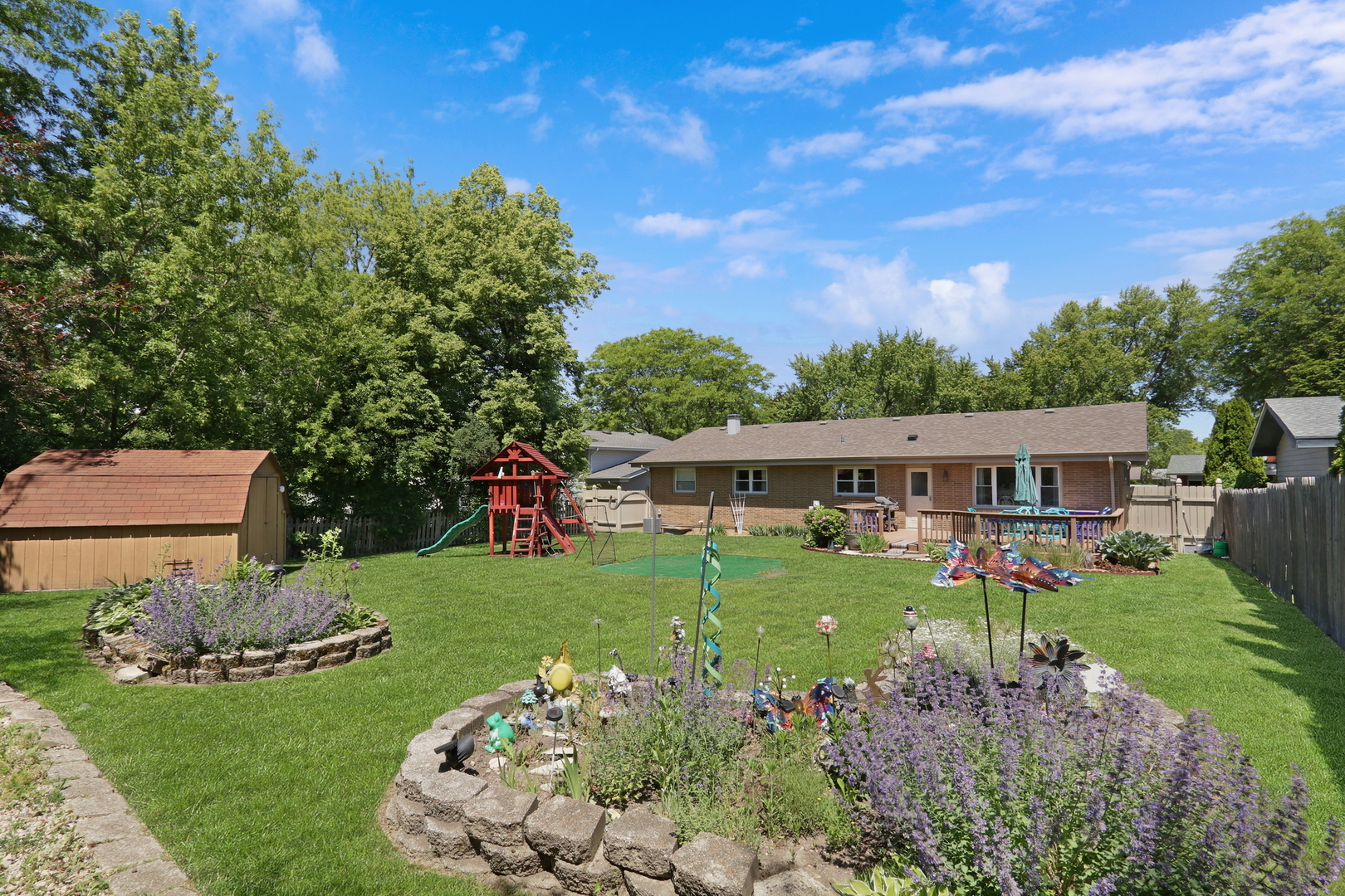 2313 Carriage Lane, Lindenhurst, IL 60046