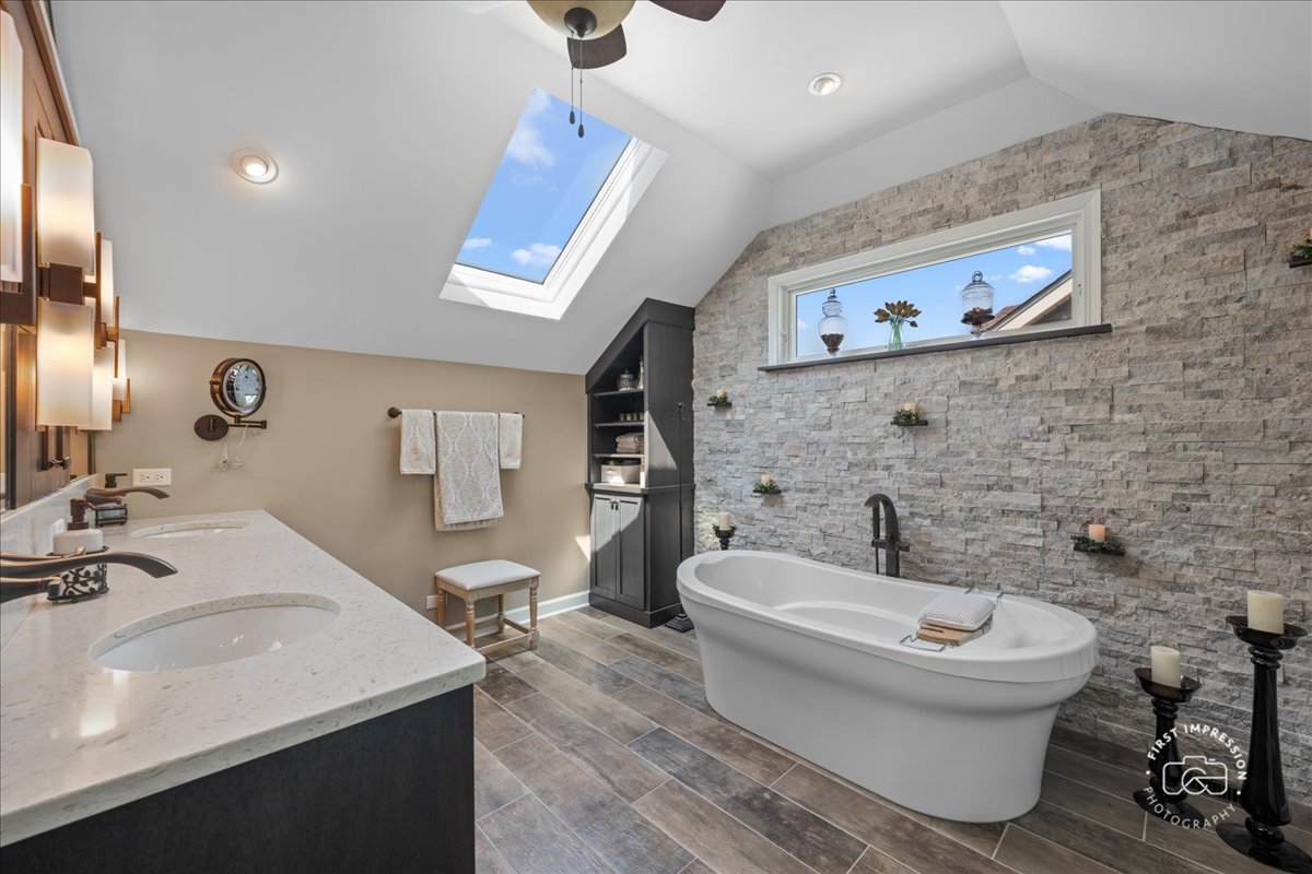 25W185 Setauket Avenue, Naperville, IL 60540