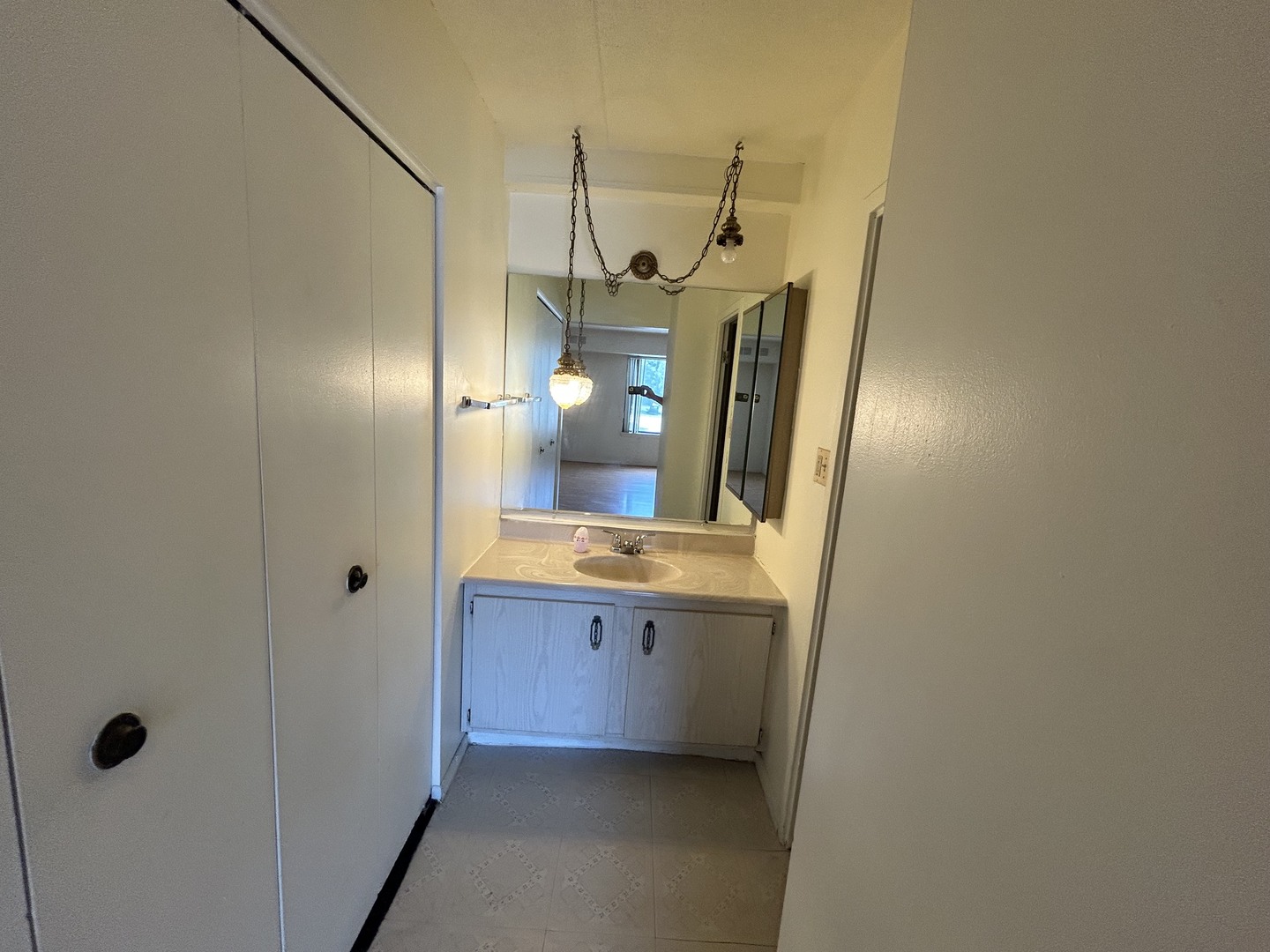400 Park Avenue #211, Calumet City, IL 60409