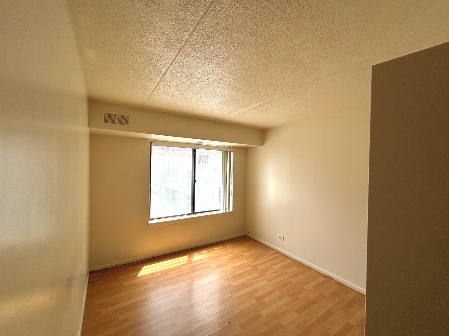 400 Park Avenue #211, Calumet City, IL 60409