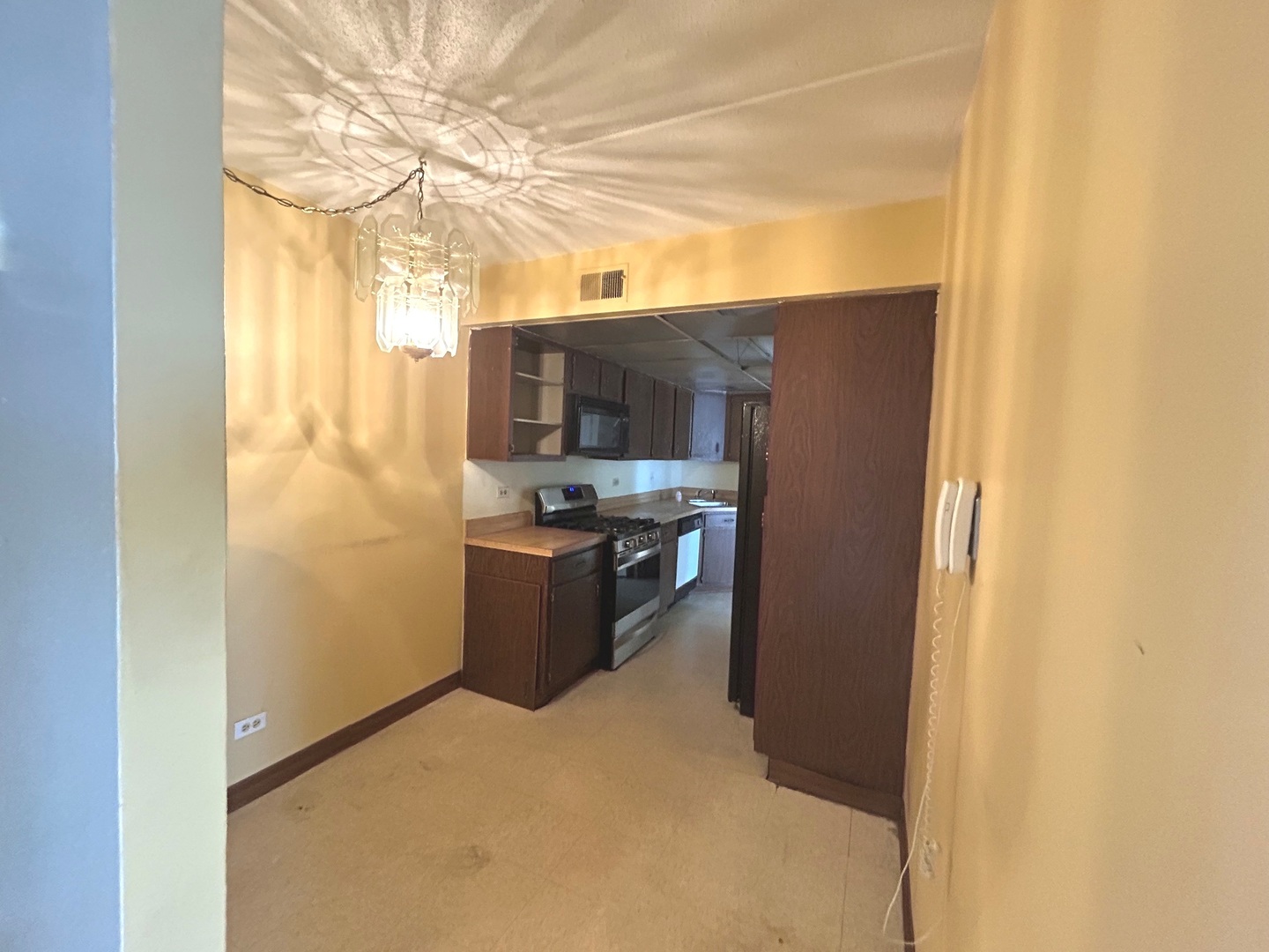 400 Park Avenue #211, Calumet City, IL 60409