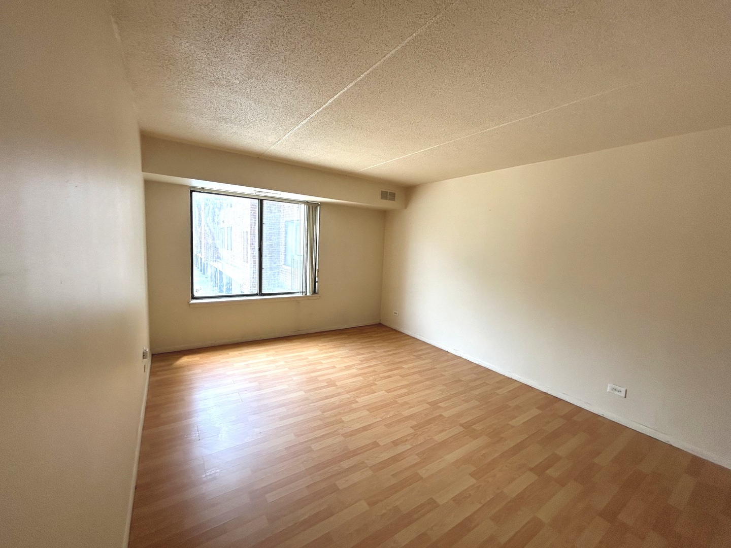400 Park Avenue #211, Calumet City, IL 60409