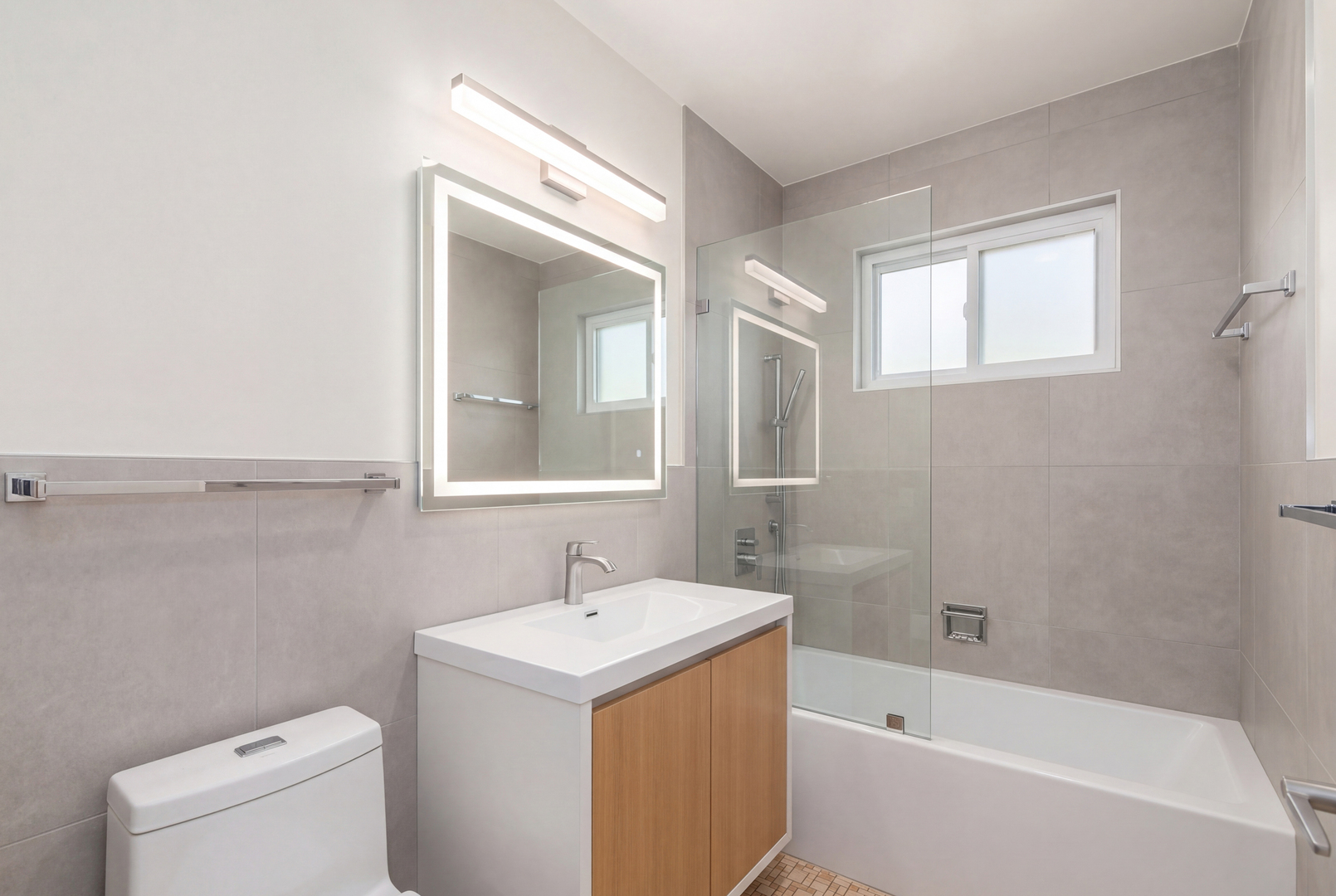 6809 N Northwest Highway #2, Chicago, IL 60631