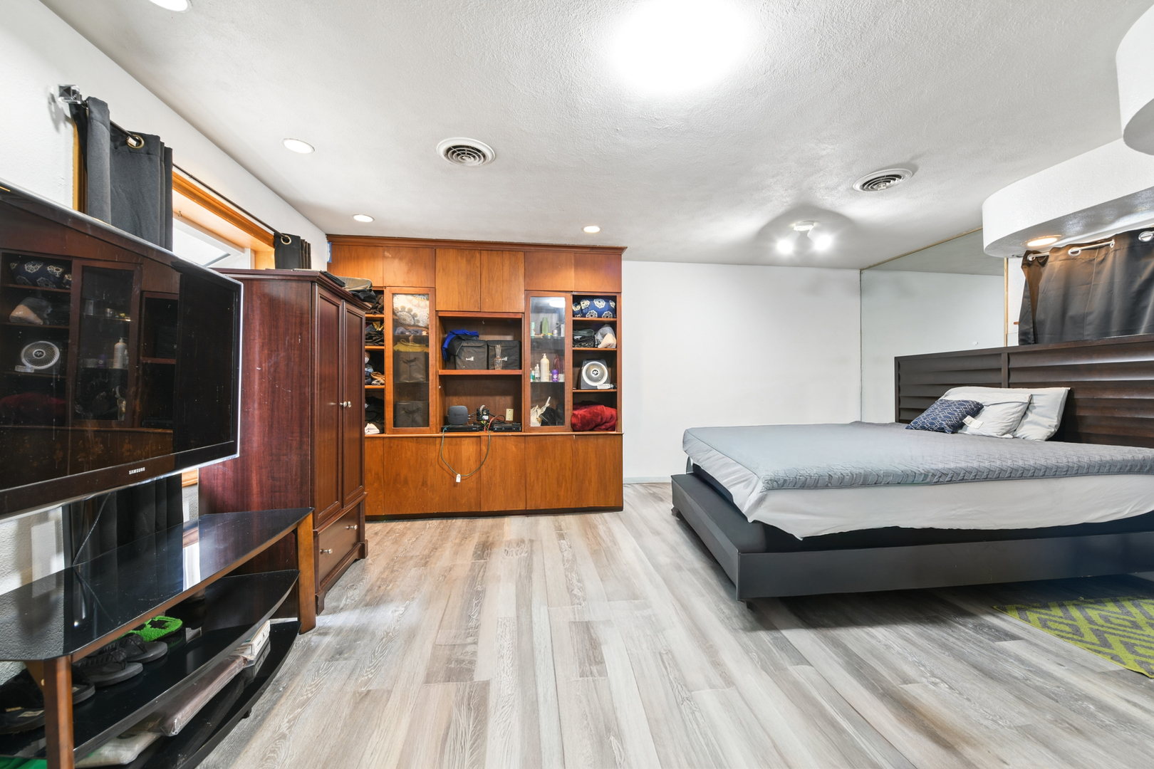 1207 Colorado Avenue, Joliet, IL 60435