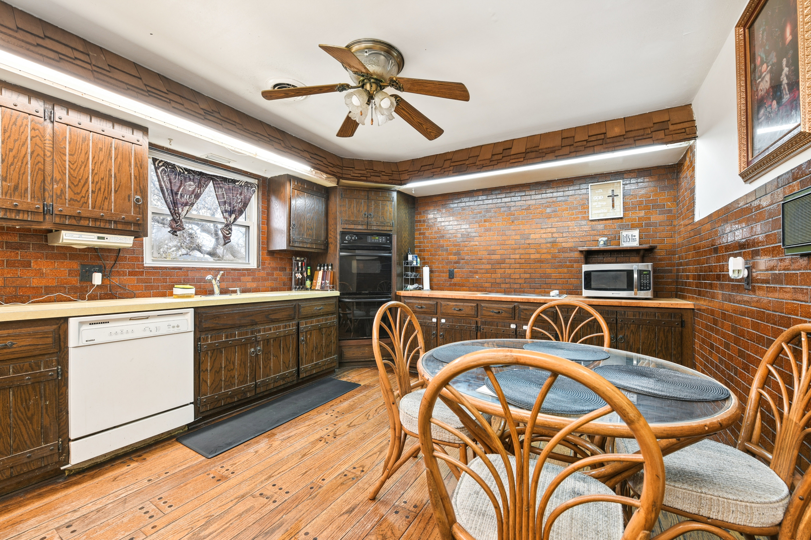 1207 Colorado Avenue, Joliet, IL 60435