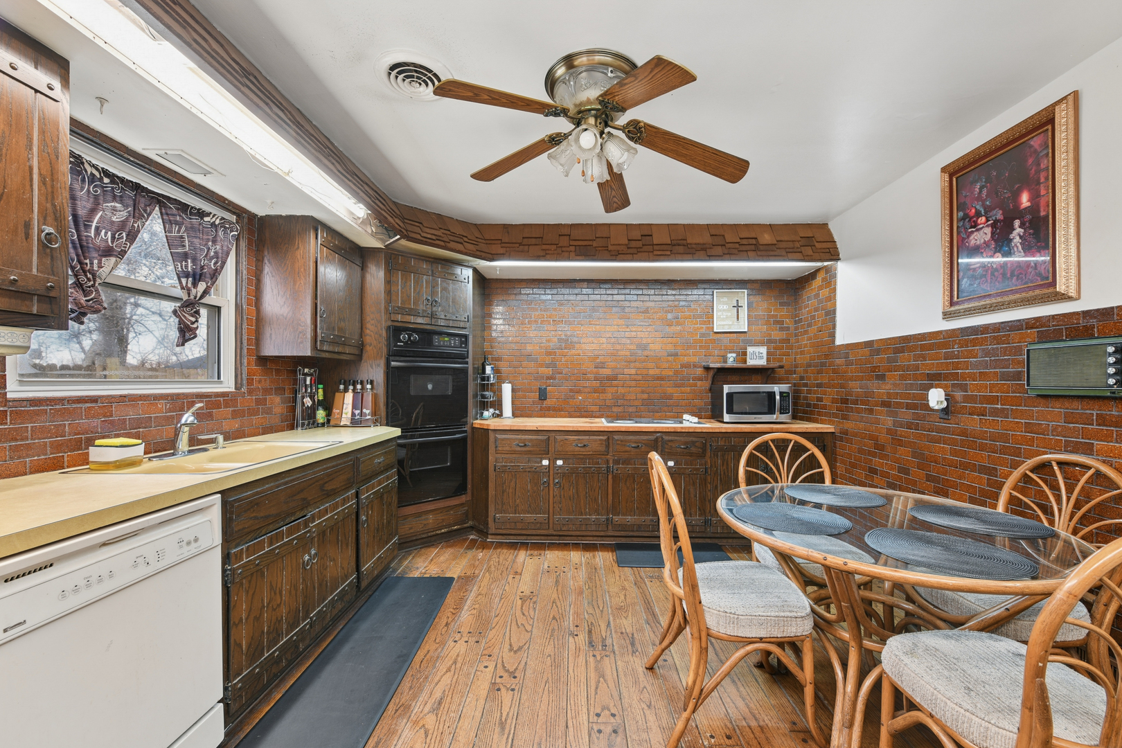 1207 Colorado Avenue, Joliet, IL 60435