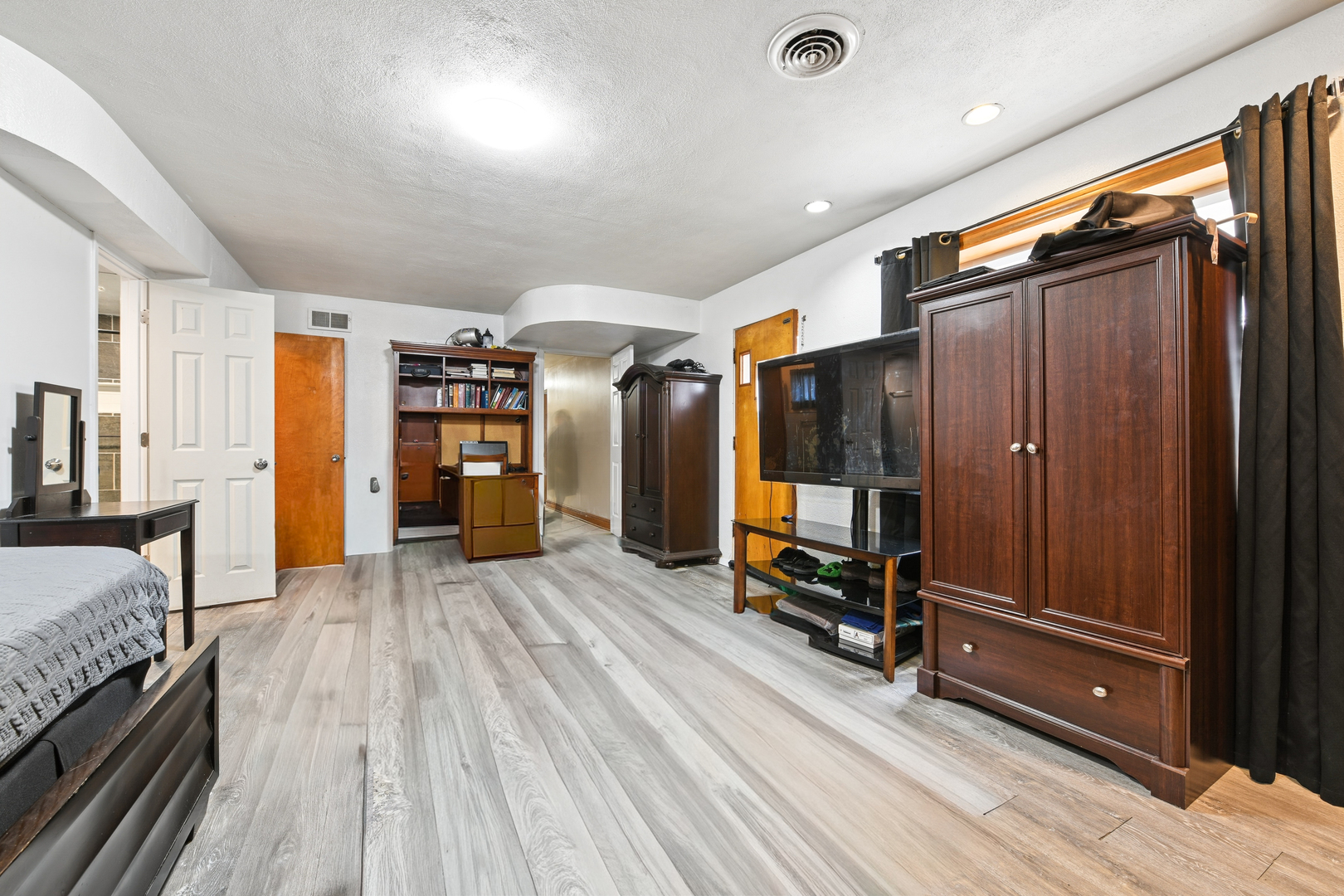 1207 Colorado Avenue, Joliet, IL 60435