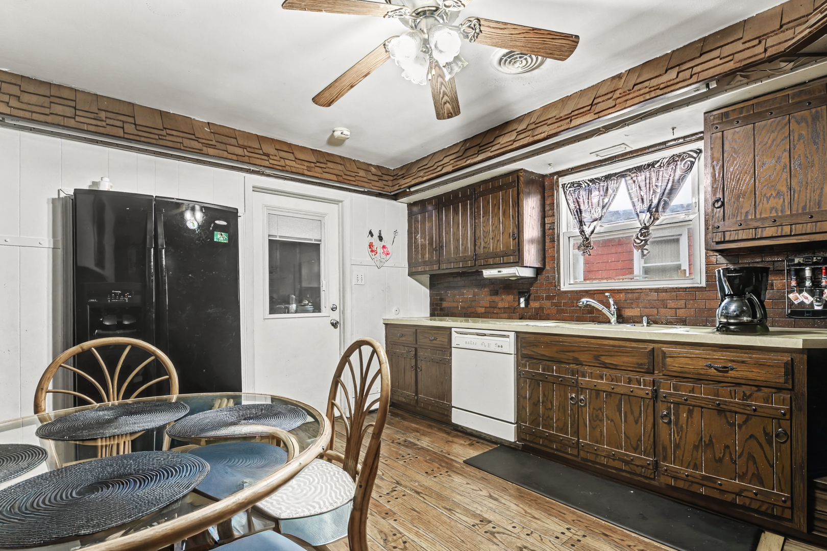 1207 Colorado Avenue, Joliet, IL 60435