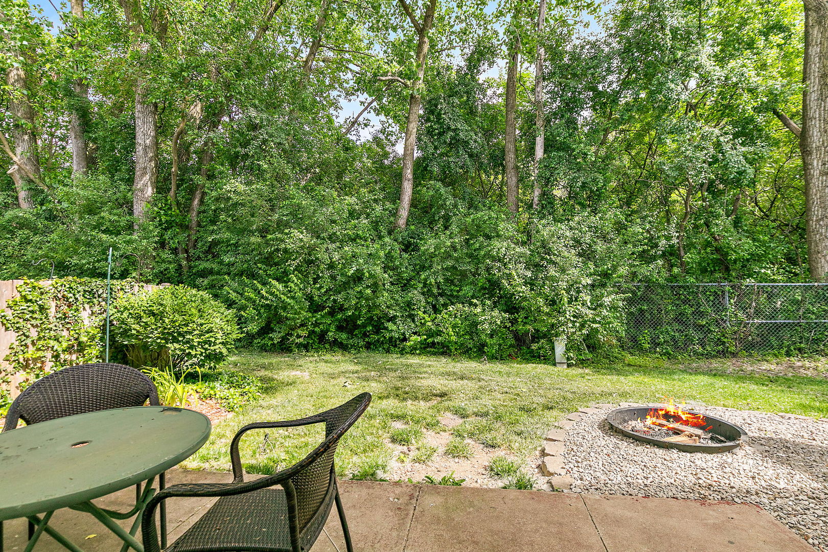 102 Pine Circle, Cary, IL 60013